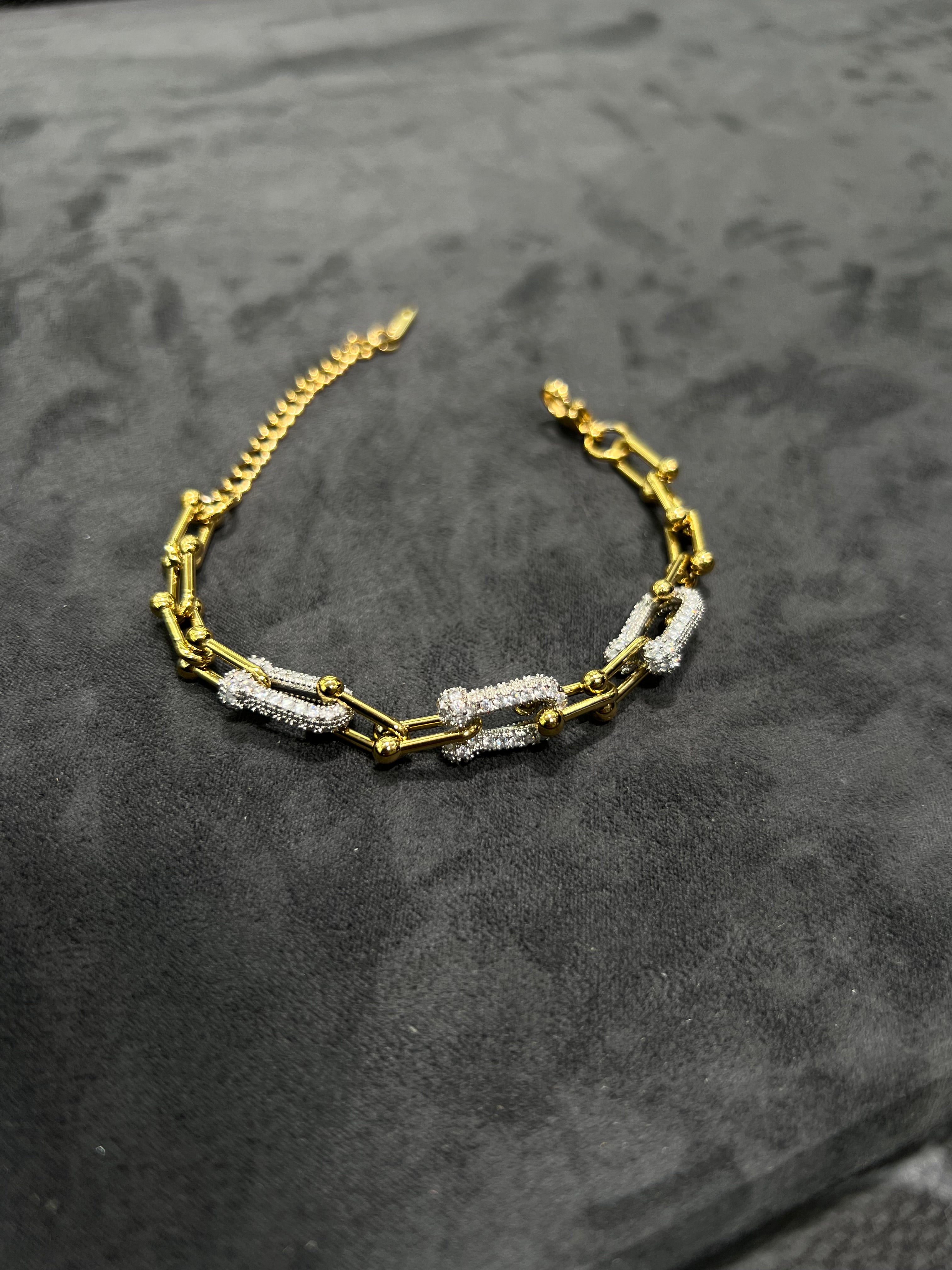 انسيال تيفاني الثلاثي المرصع