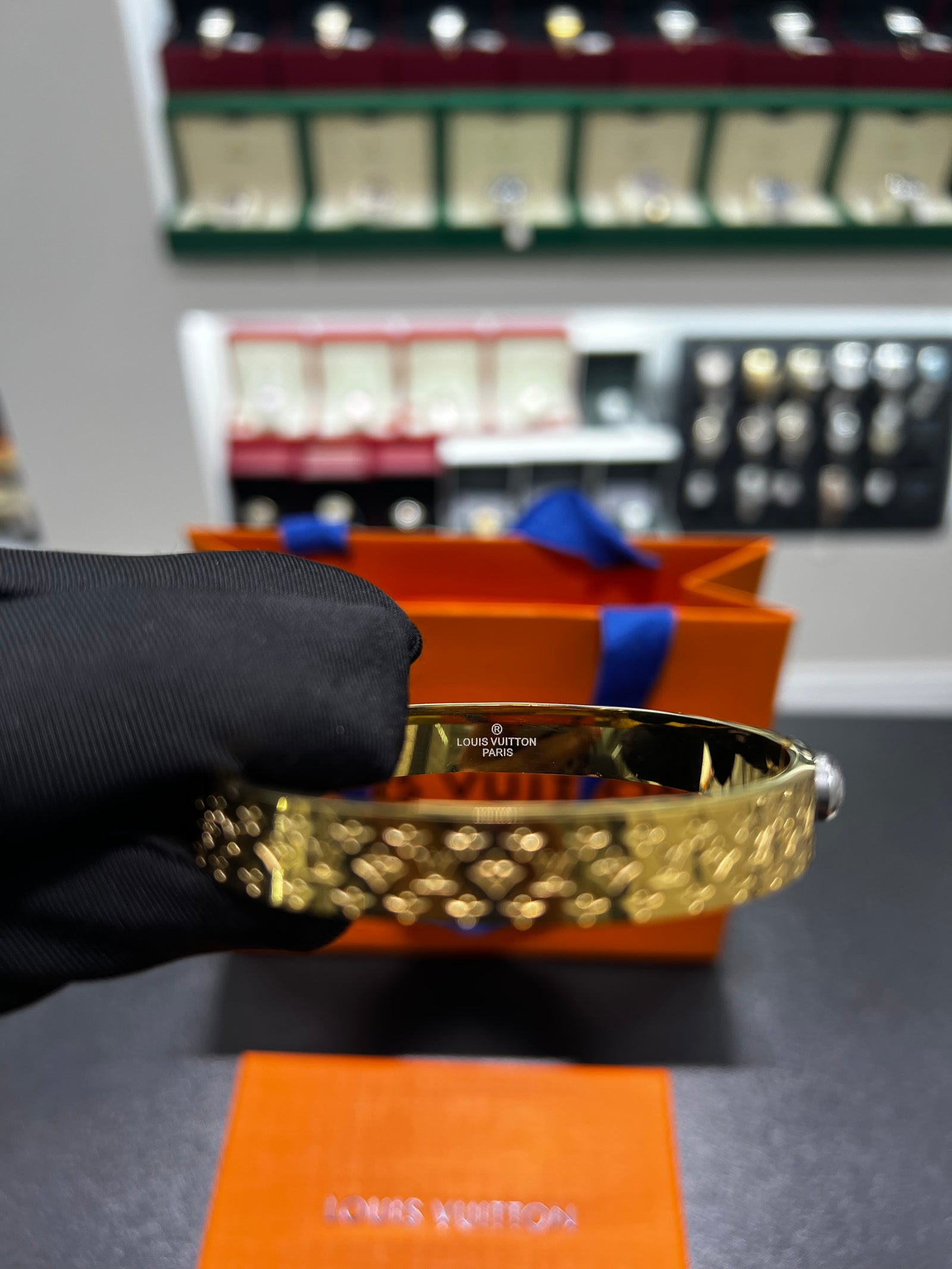 Nanogram cuff lv