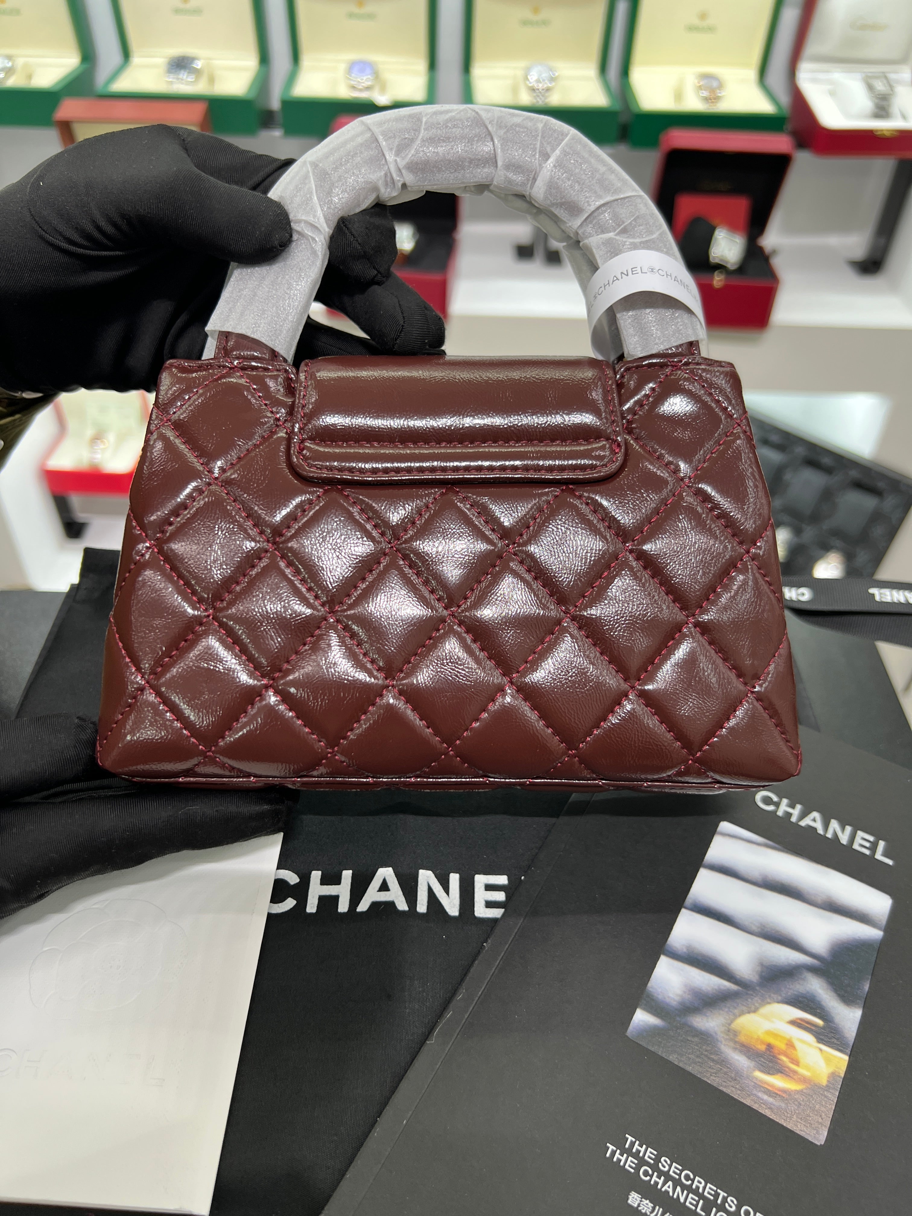 Handle Mini Flap Bag – Patent Calfskin (Burgundy)