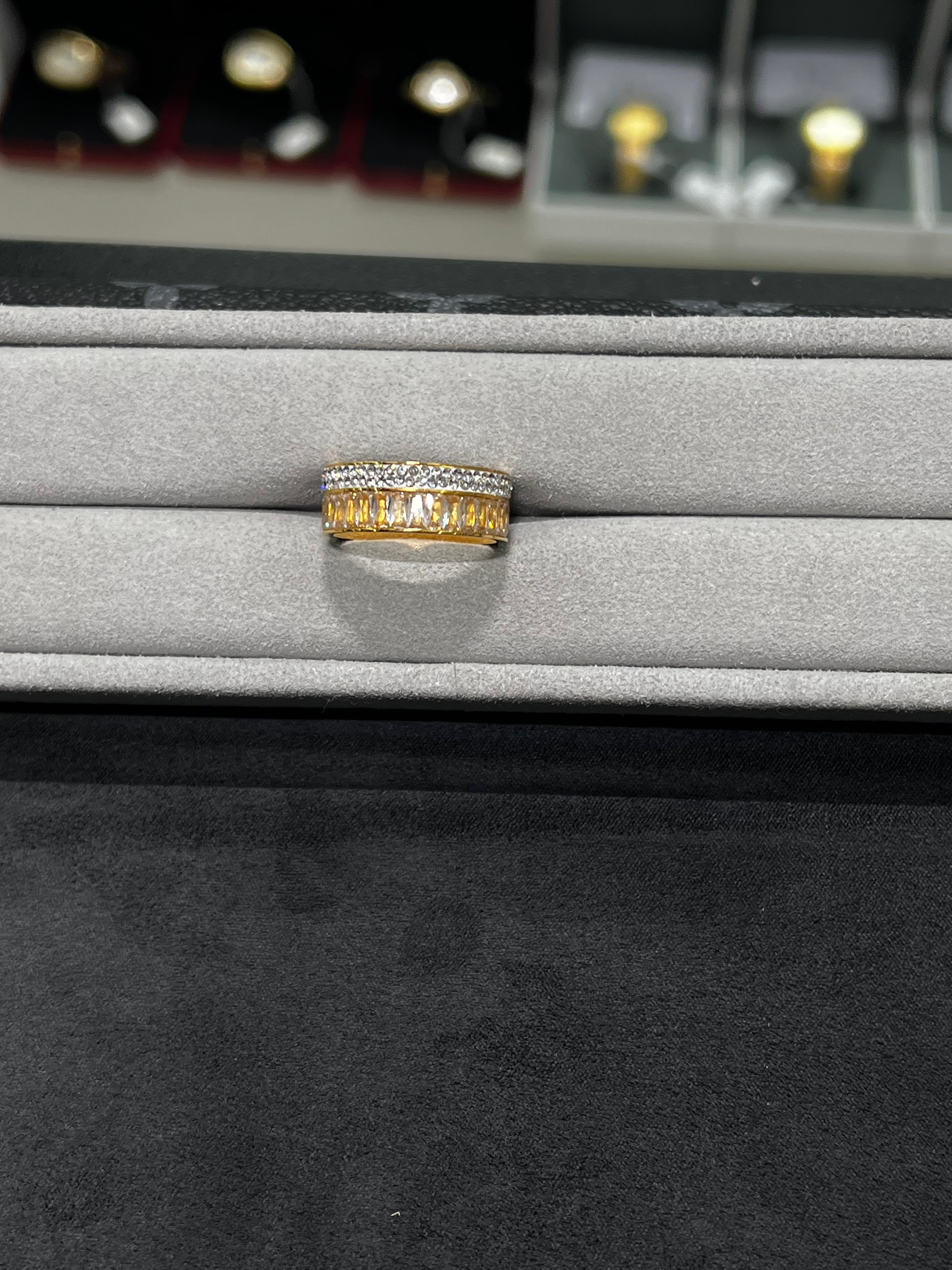 خاتم دايموند الذهبي