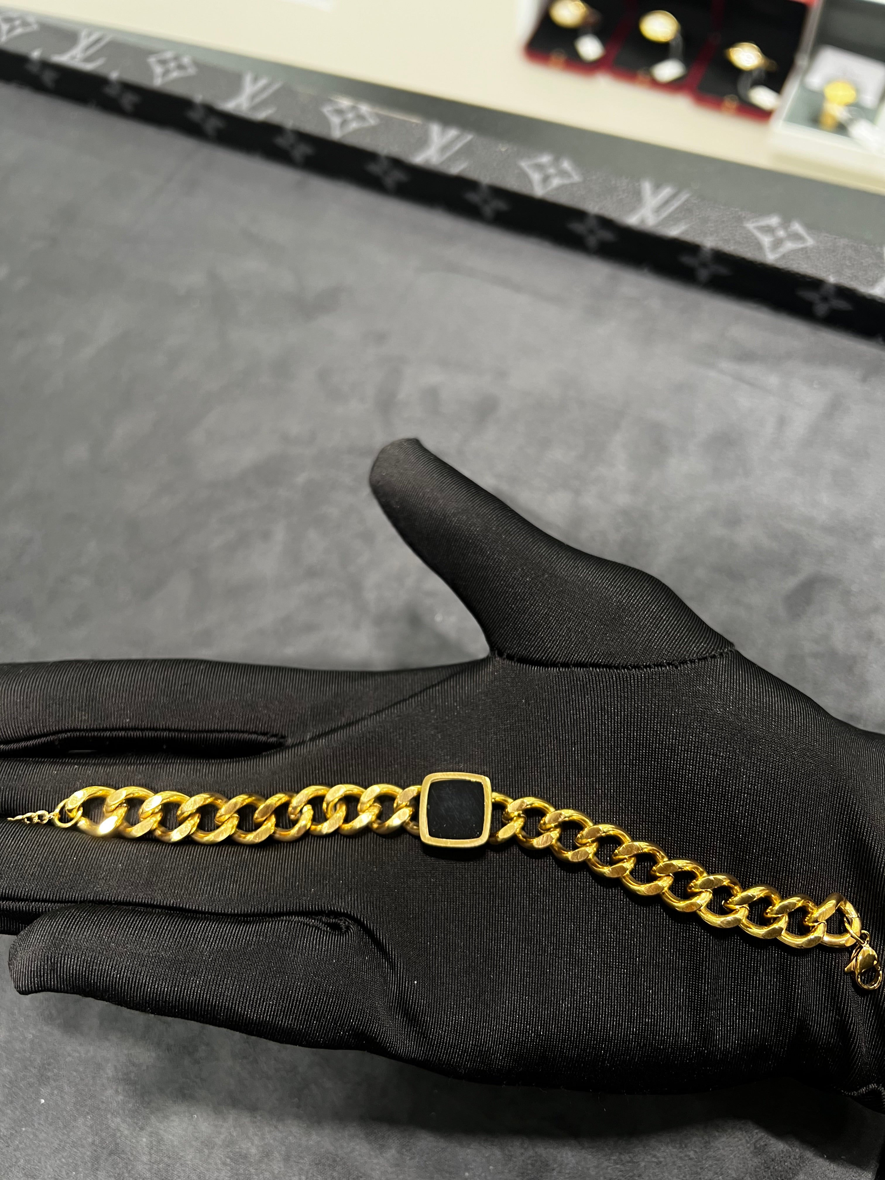 انسيال الحجر الأسود