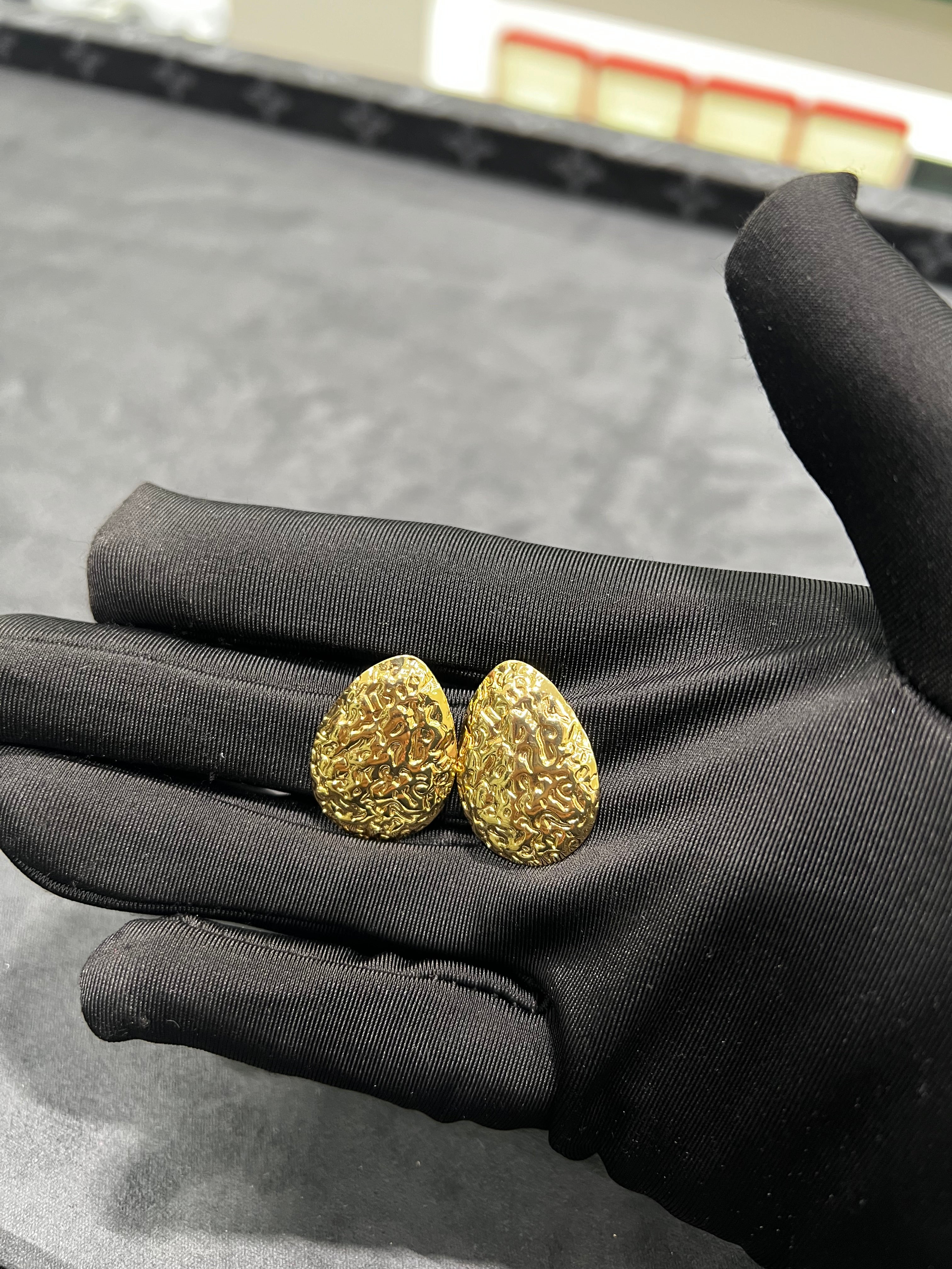 اقراط اذن مزخرفه