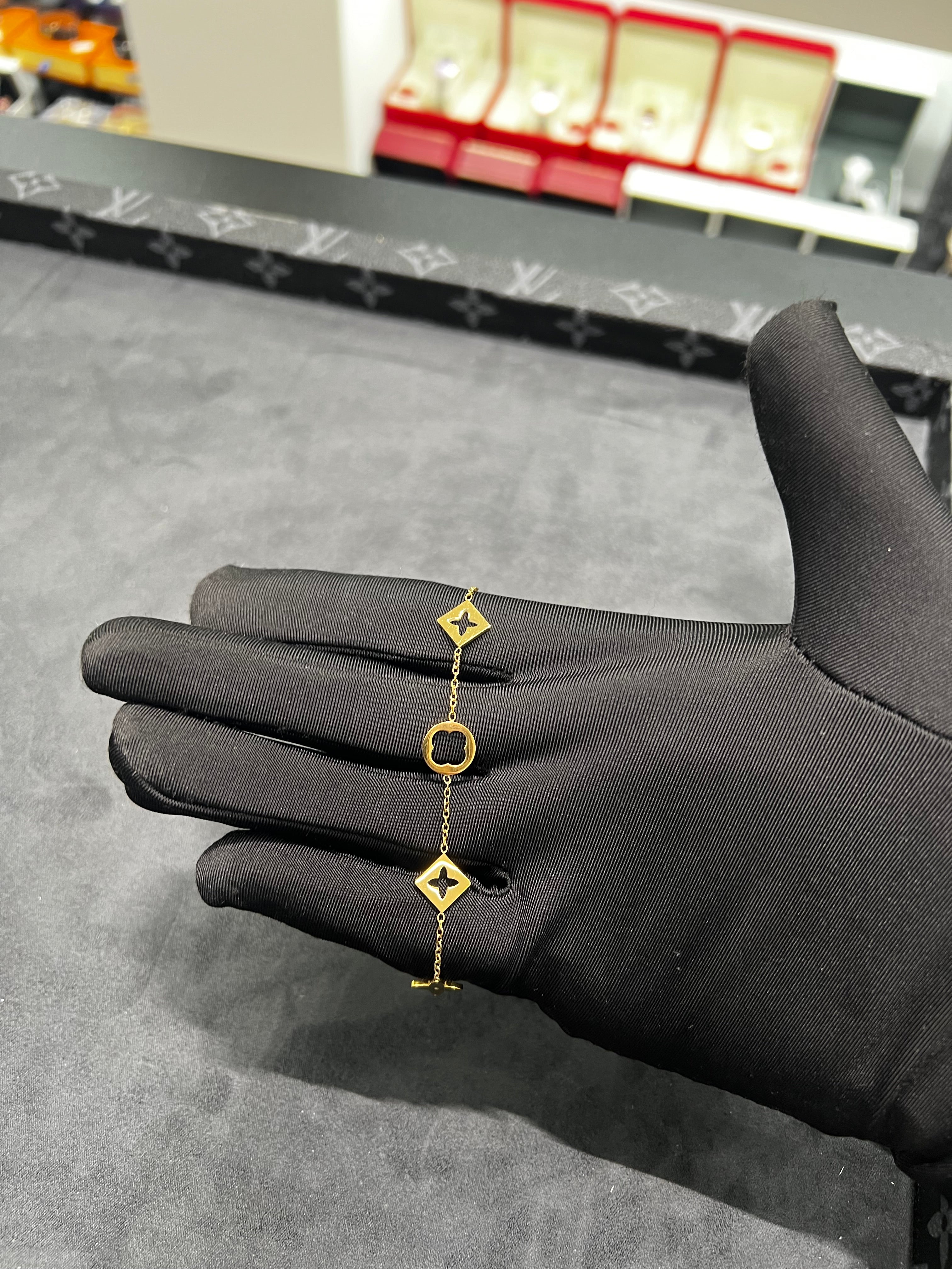 انسيال شعارات لويس فيتون