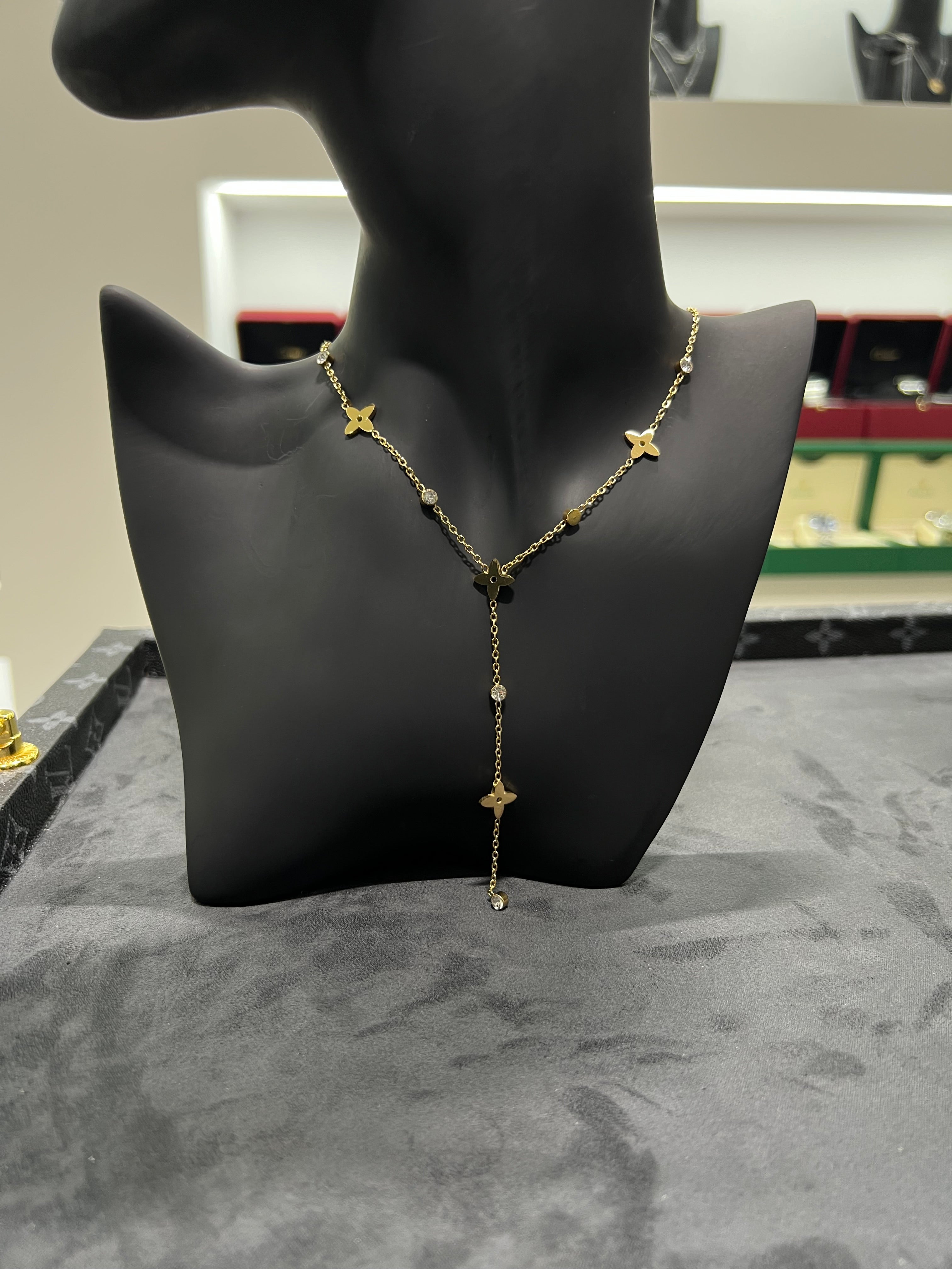 سلسال نجمات LV