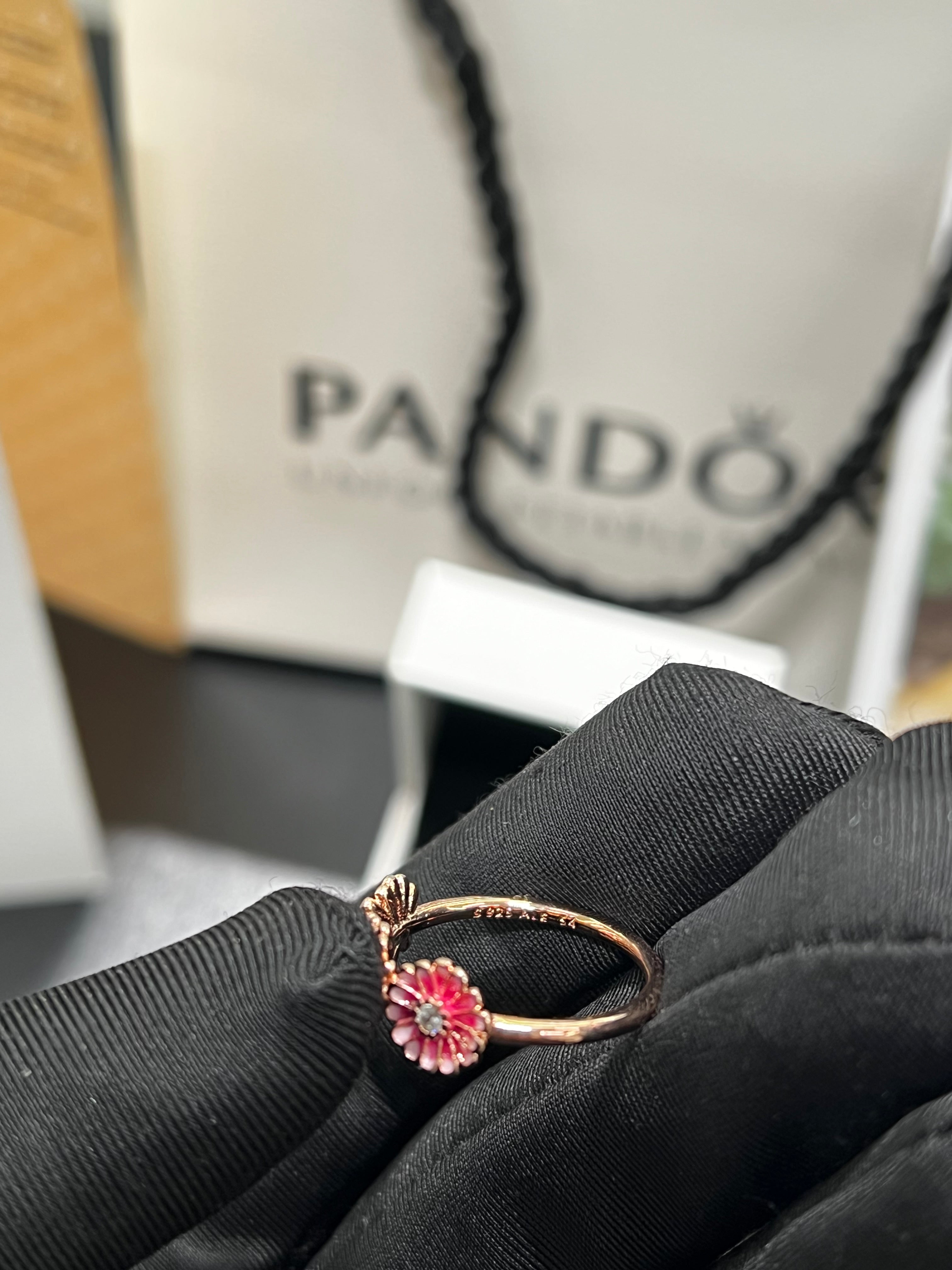 خاتم Pandōra زهور ديزي