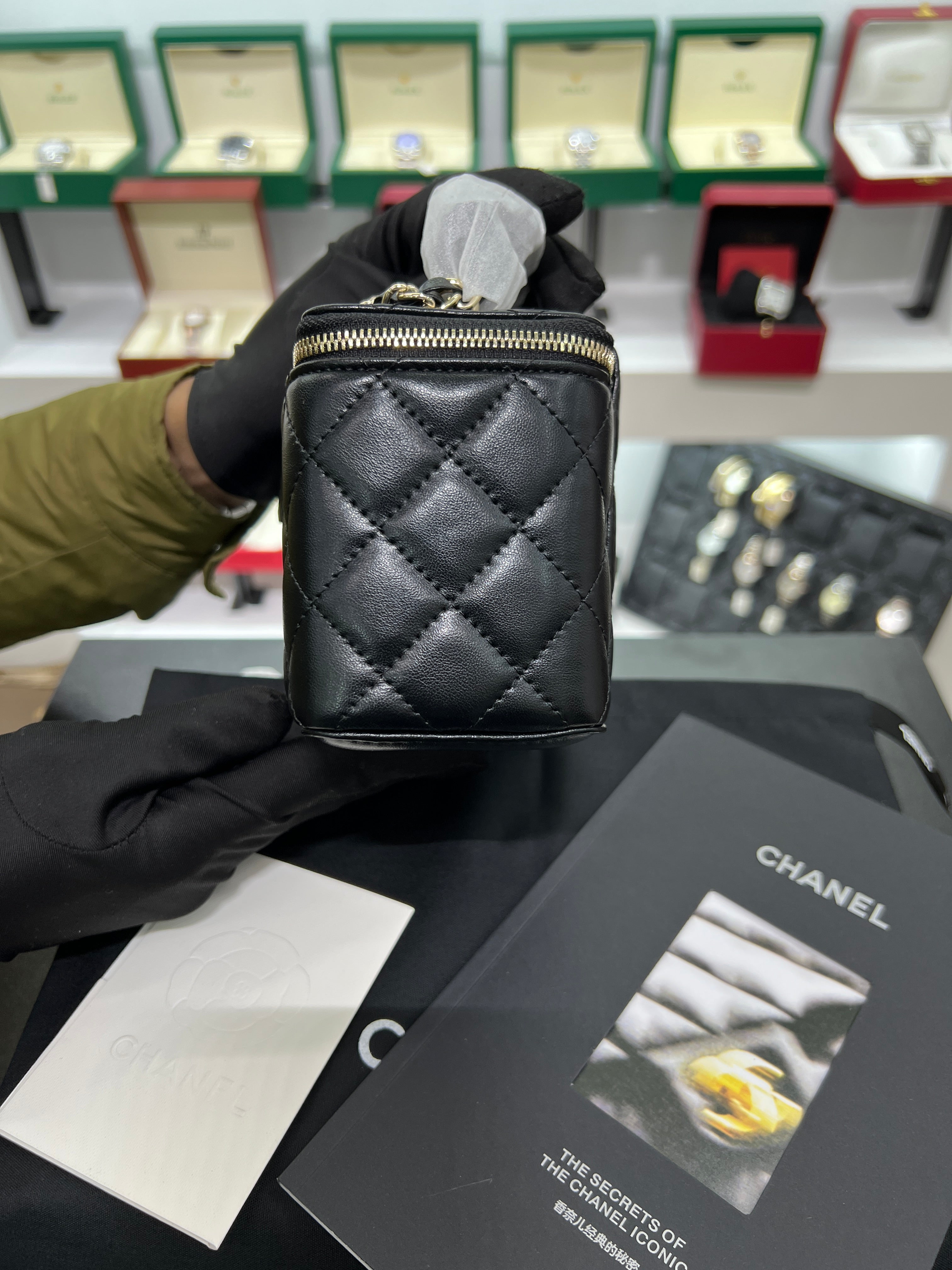 Vanity Case – Quilted Leather (Black)