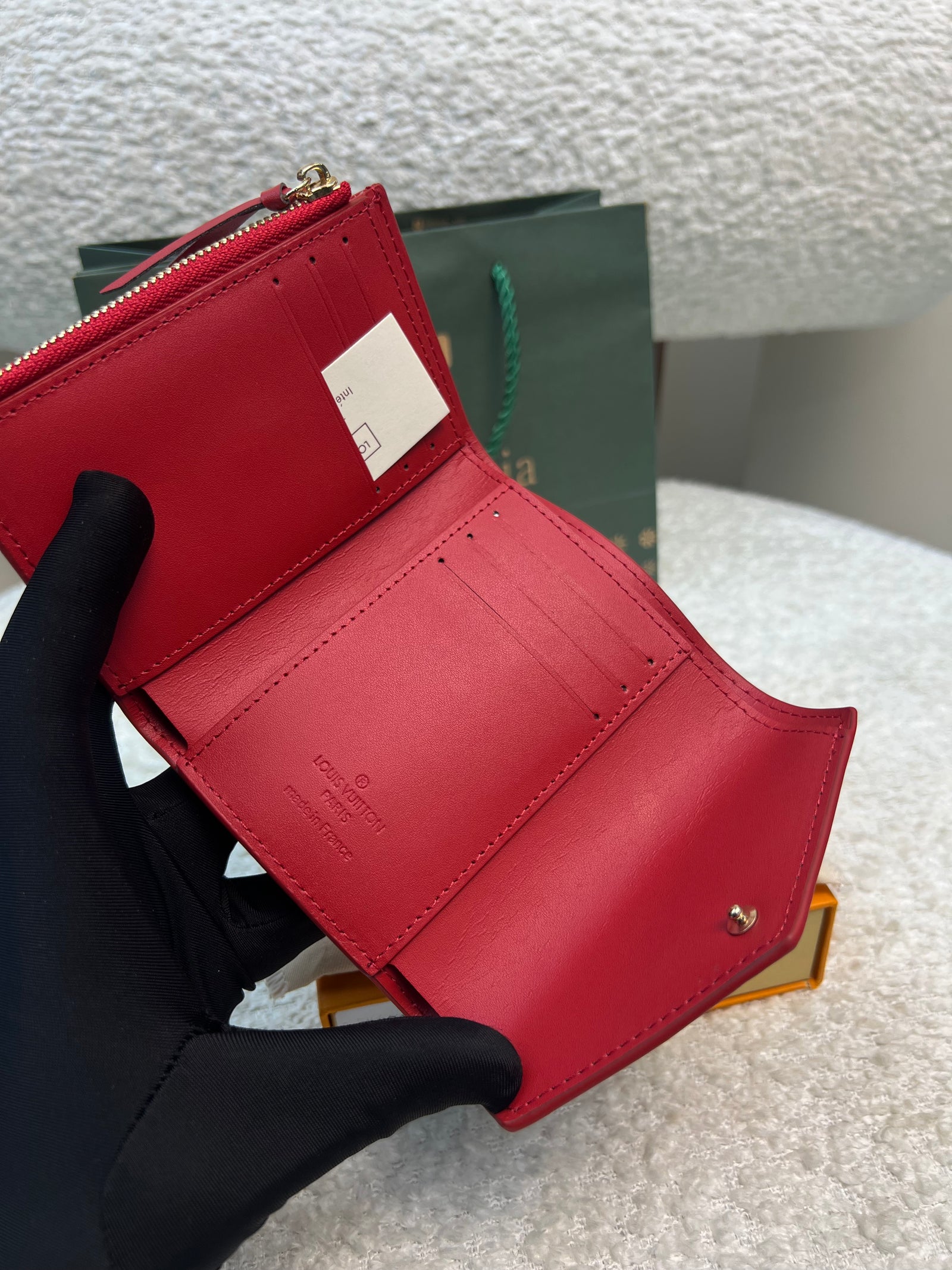 محفظة فيكتورين جلد لامع أحمر Victorine Patent Wallet Red