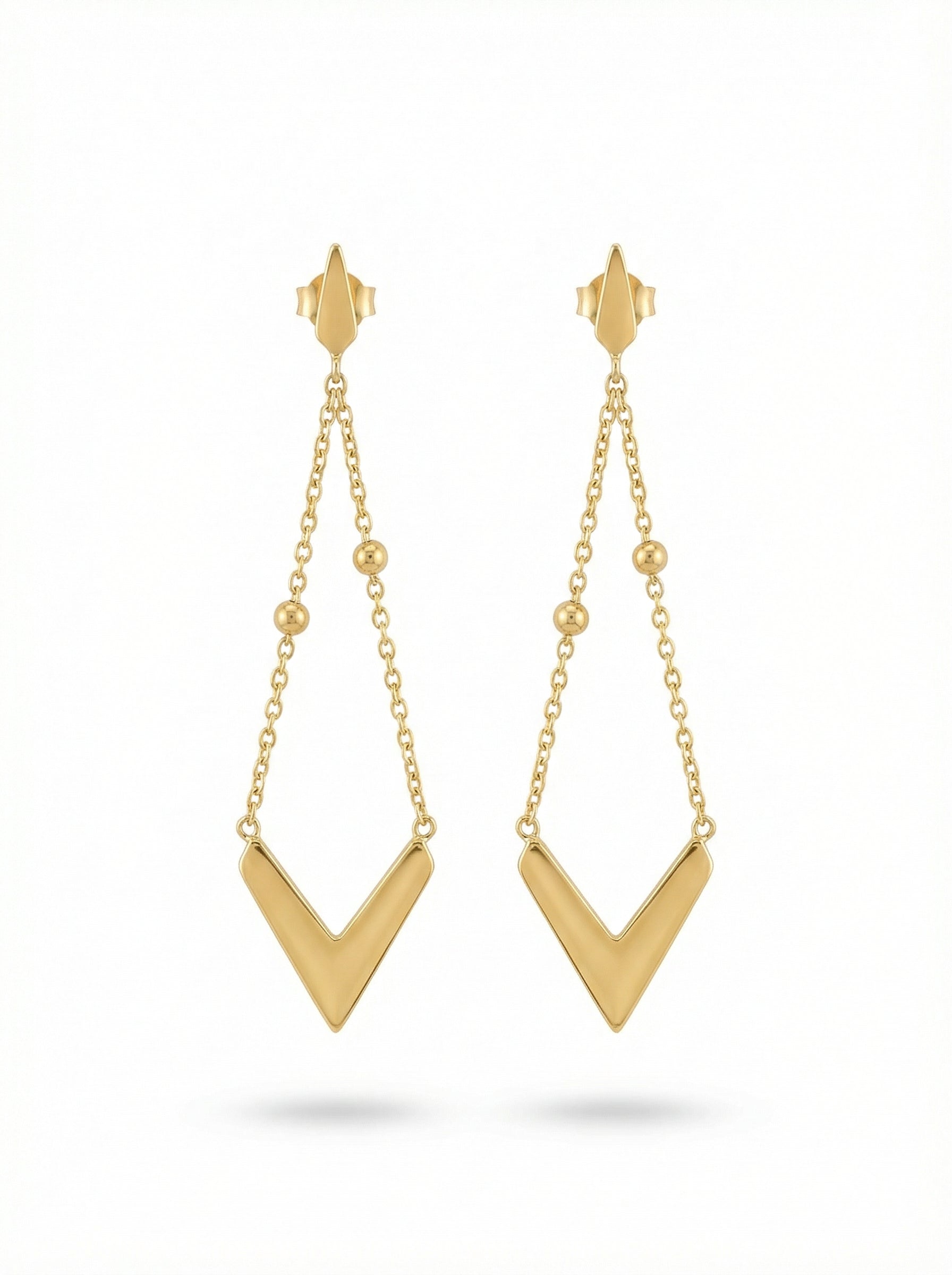 اقراط اذن حرف V