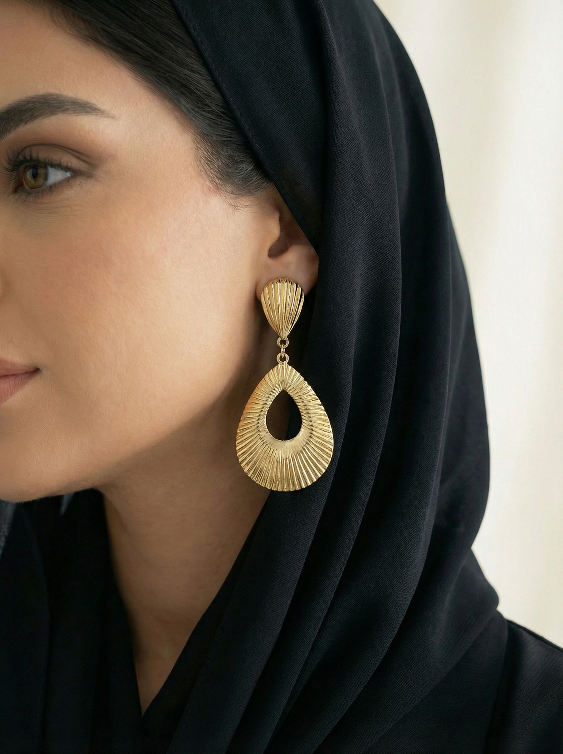 اقراط اذن الصدفتين