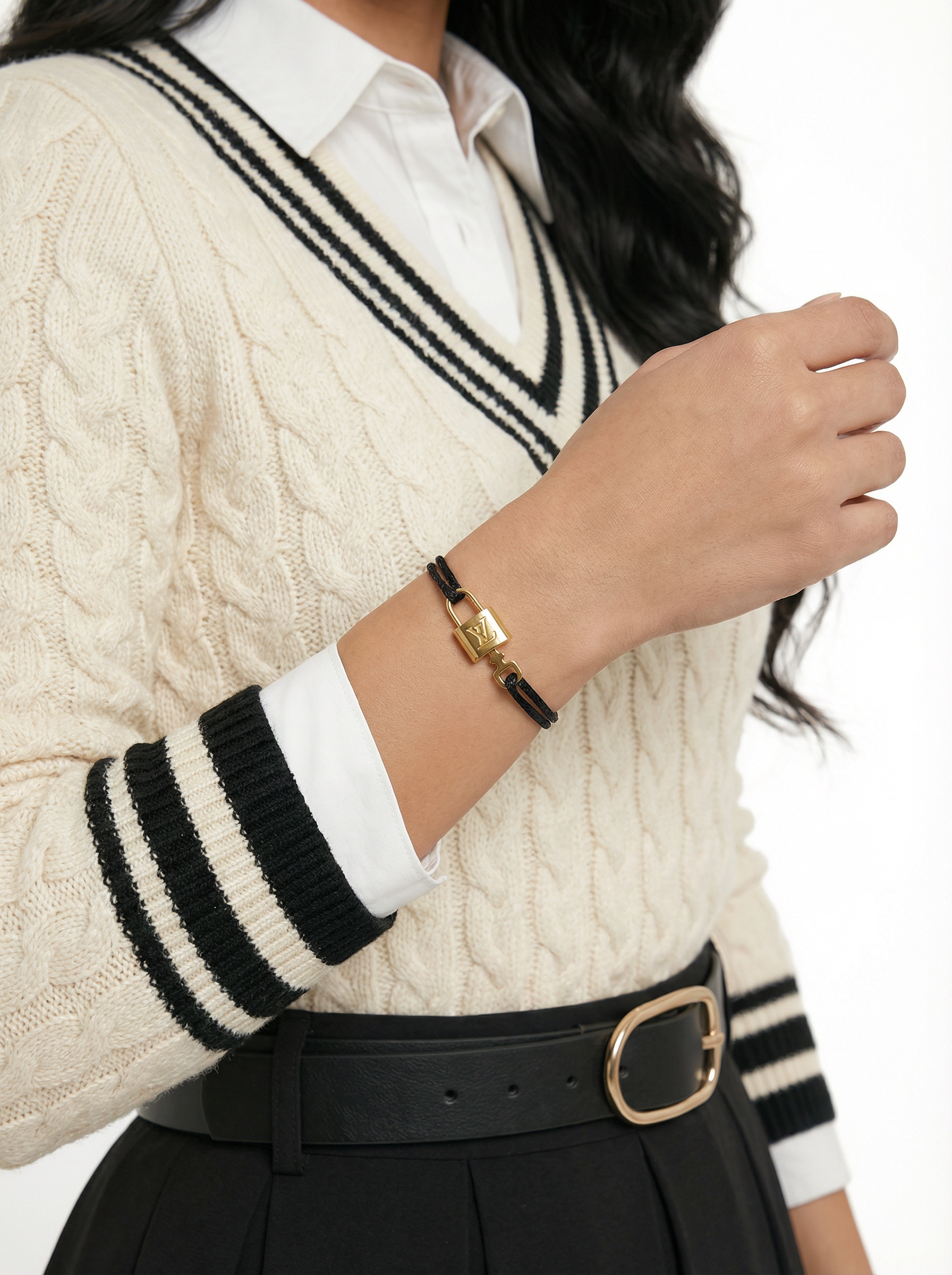 اسوار خيط لوي فيتون قفل اسود