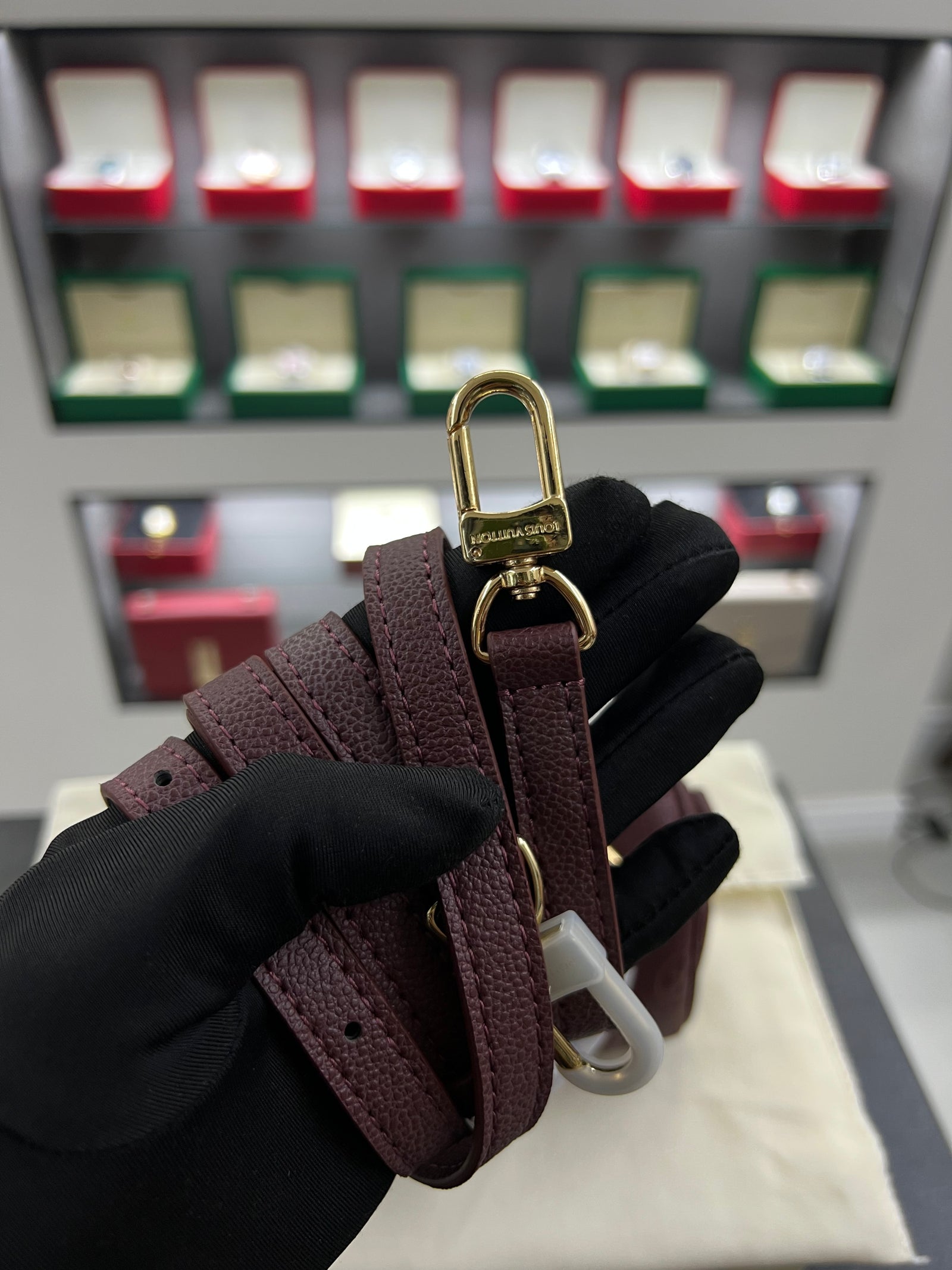 حقيبة سبيدي بندولير 20 – برقندي إمبرنت
Speedy Bandoulière 20 – Burgundy Empreinte