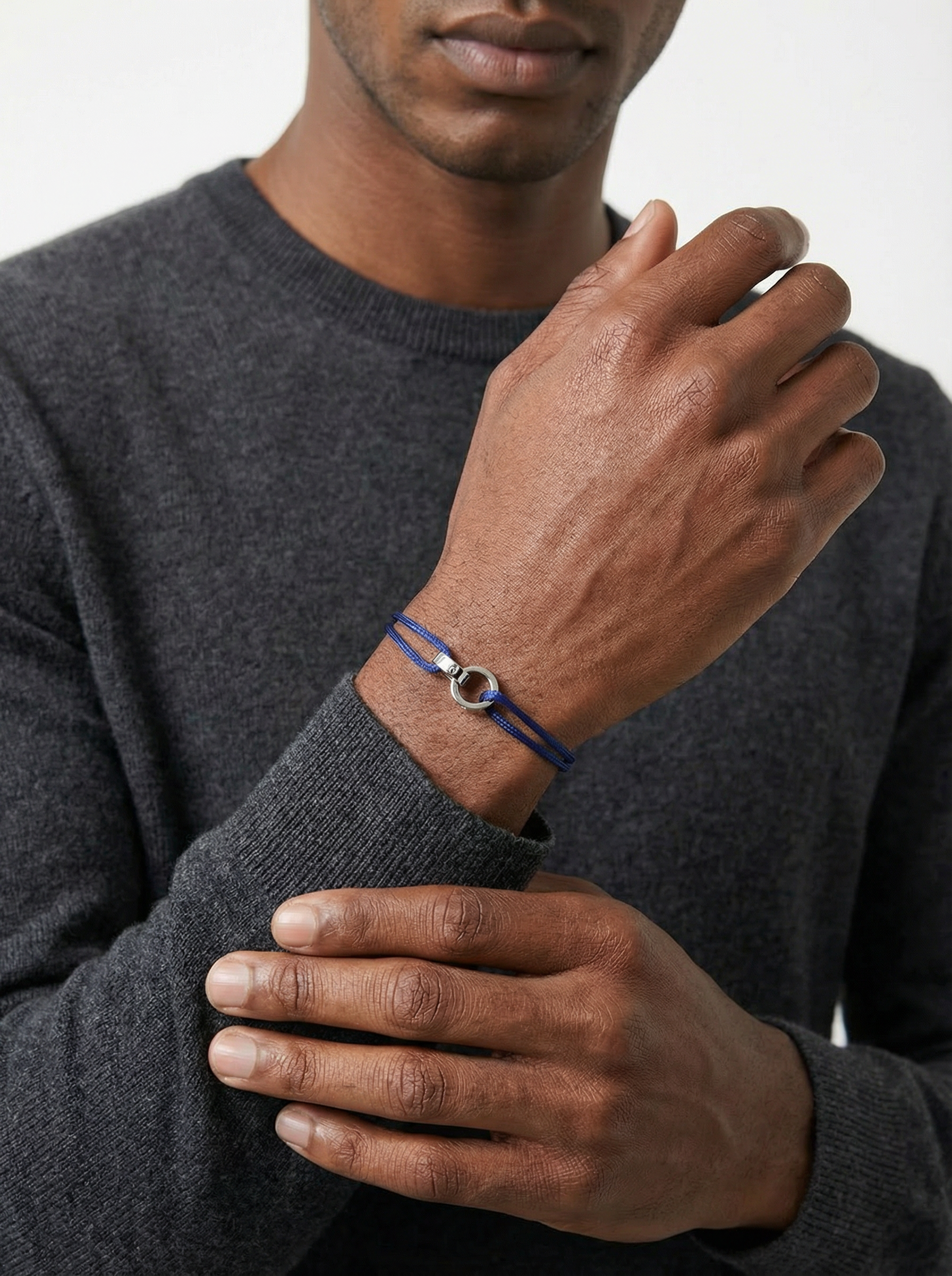 سوار خيط ازرق حلقتين فضي