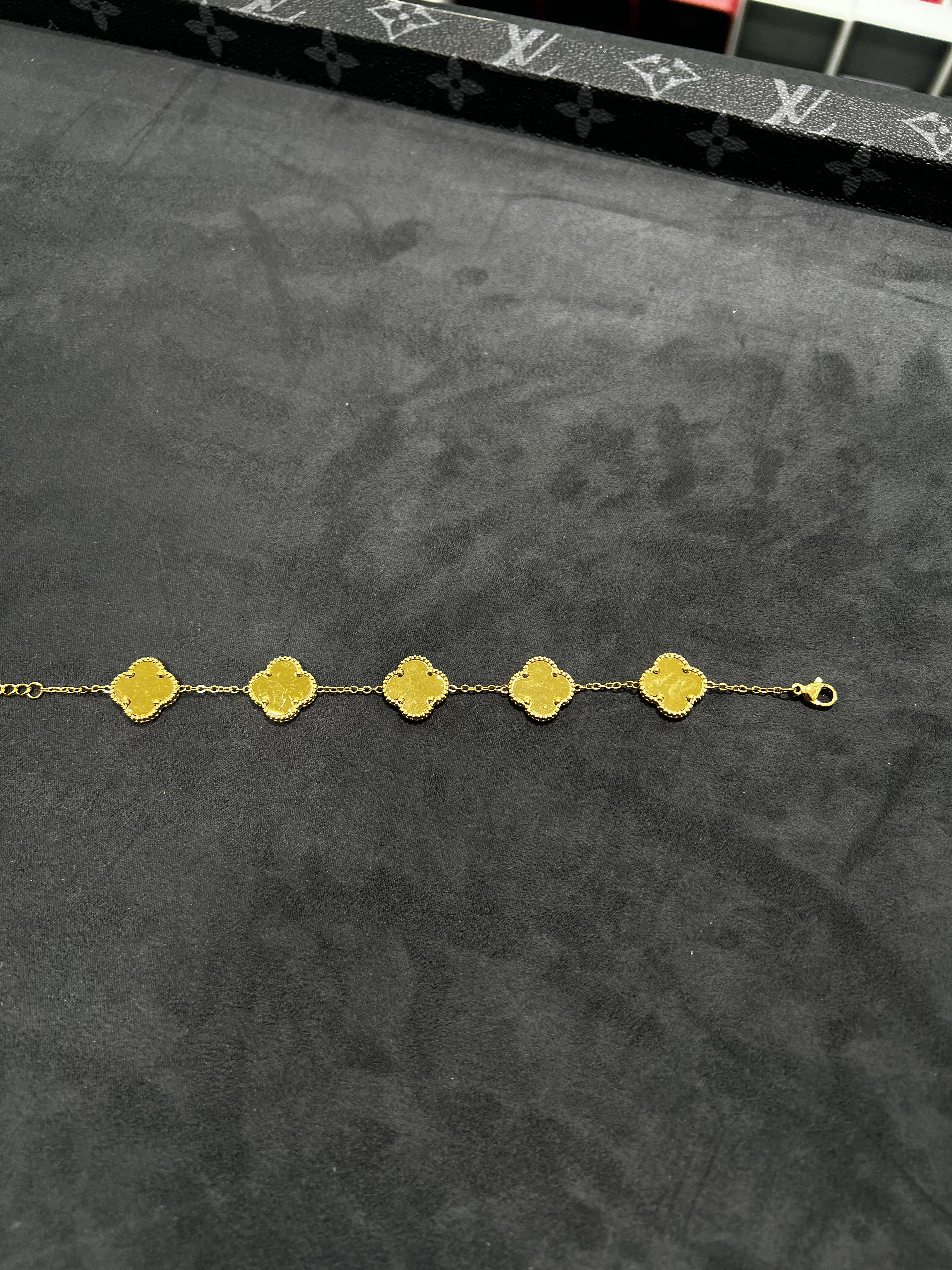 انسيال فان كلييف ذهبي لامع