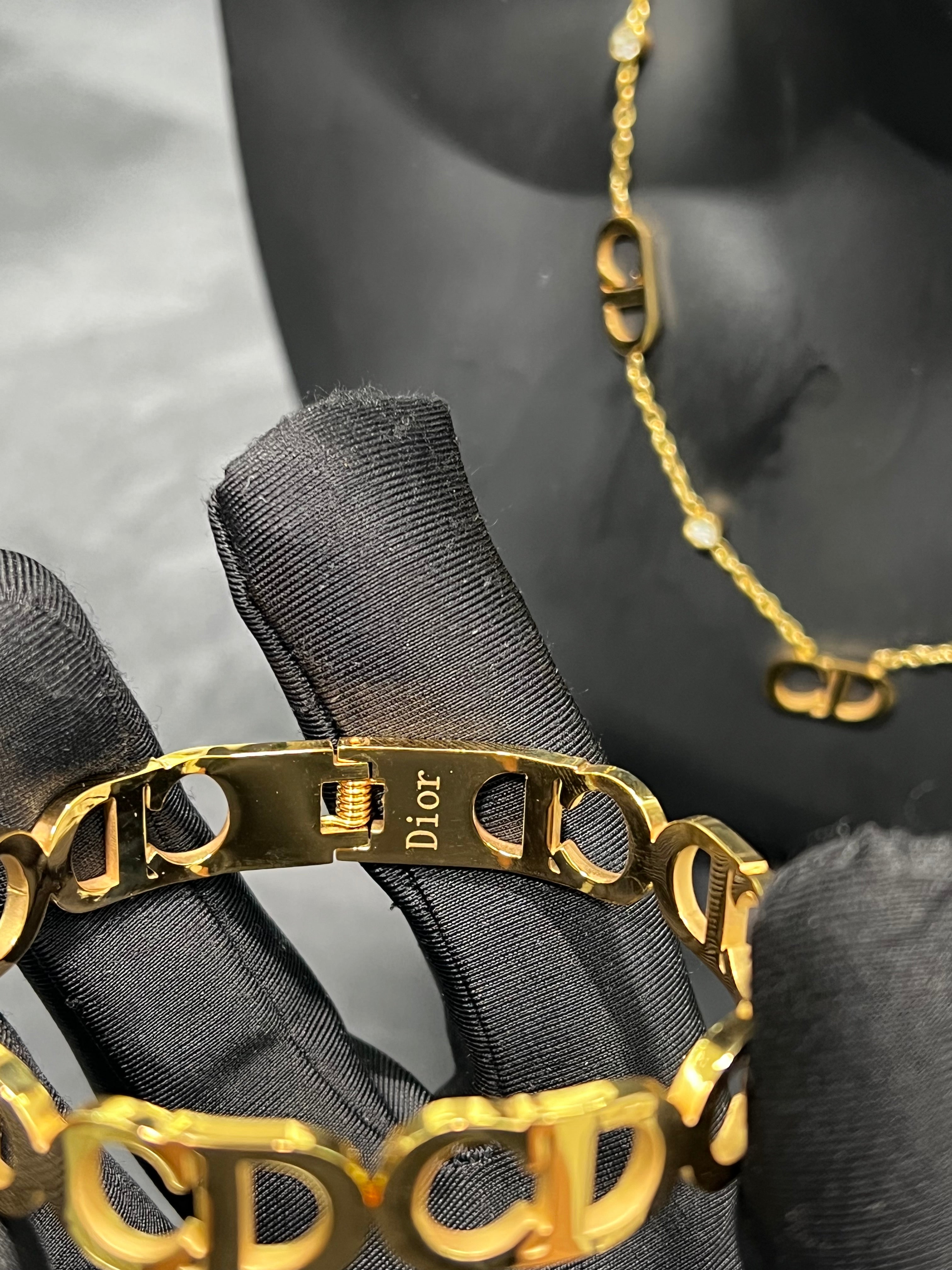 طقم CDبلخاتم