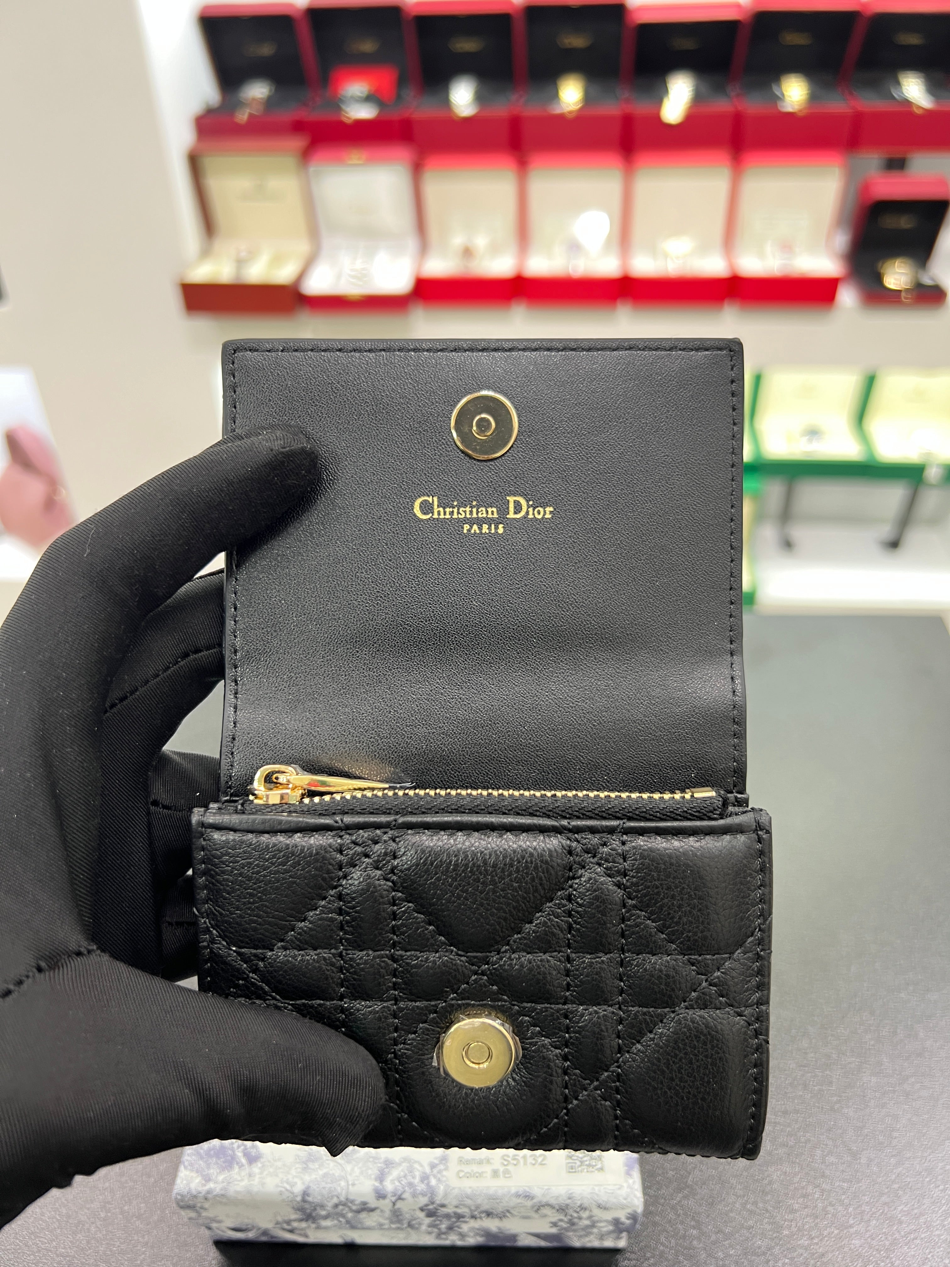 Caro Cosmos Wallet – Black Cannage Leather