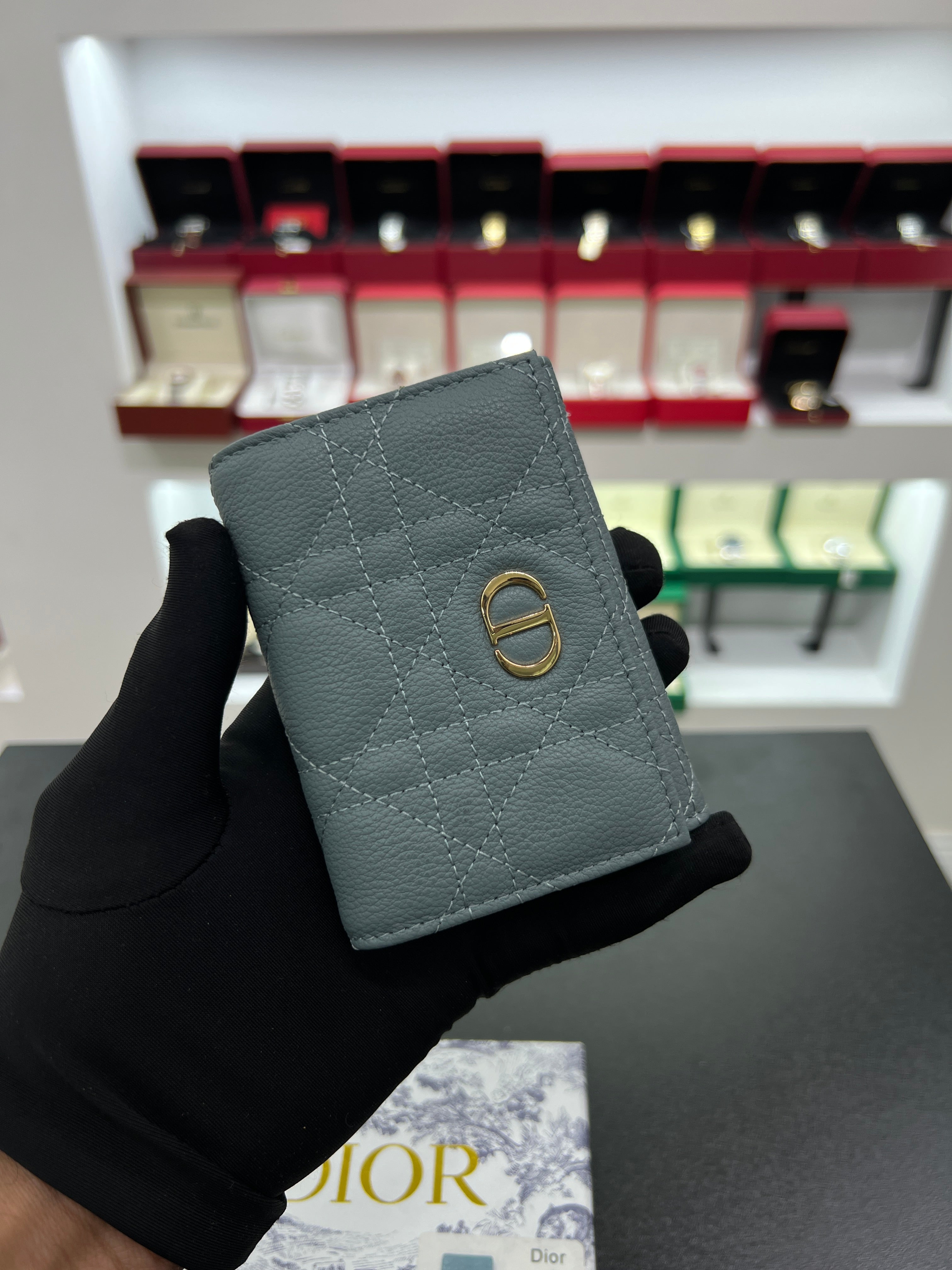 Cosmos Wallet – Grey Cannage Leather