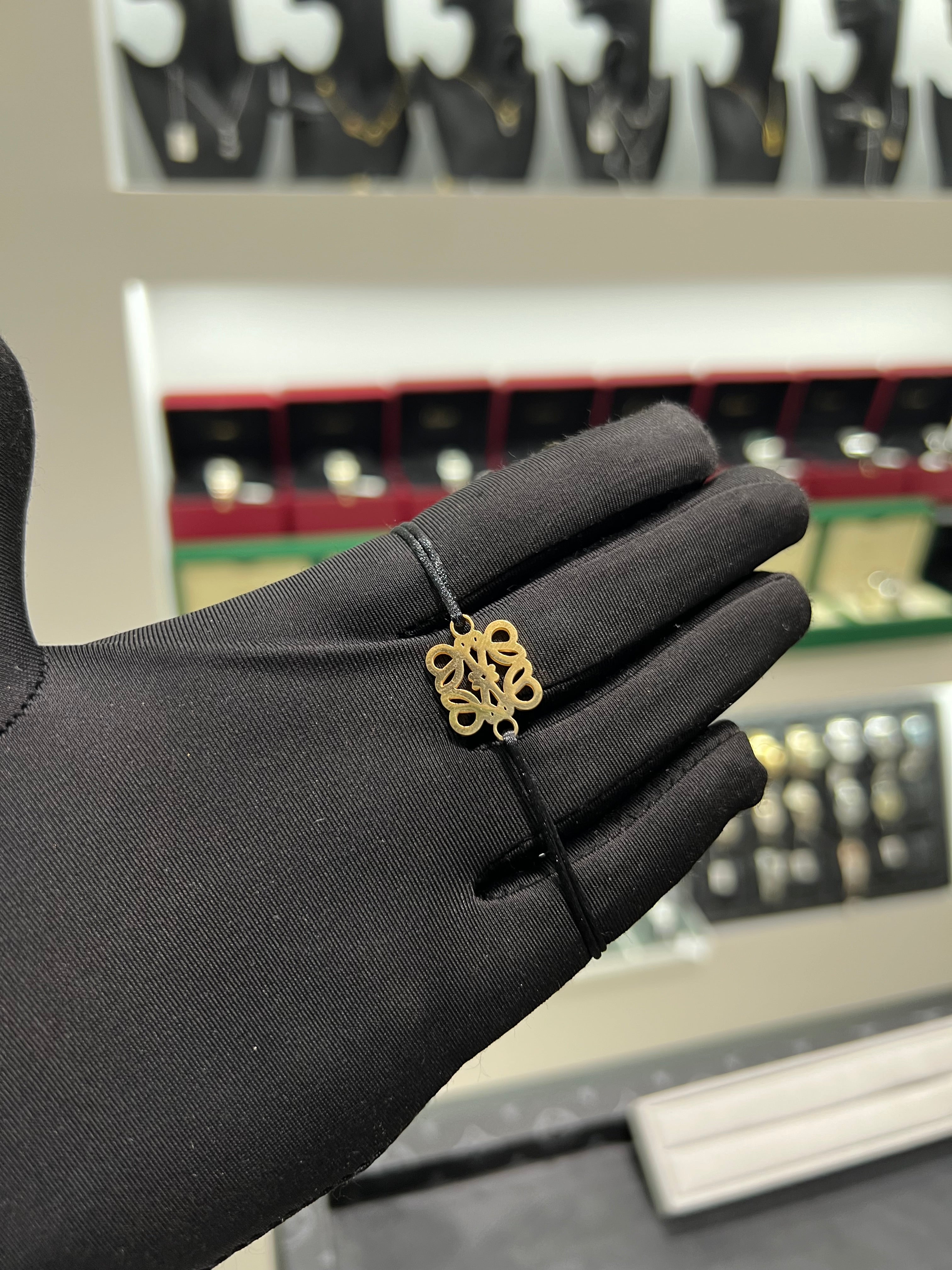 سوار خيط لويفي اسود