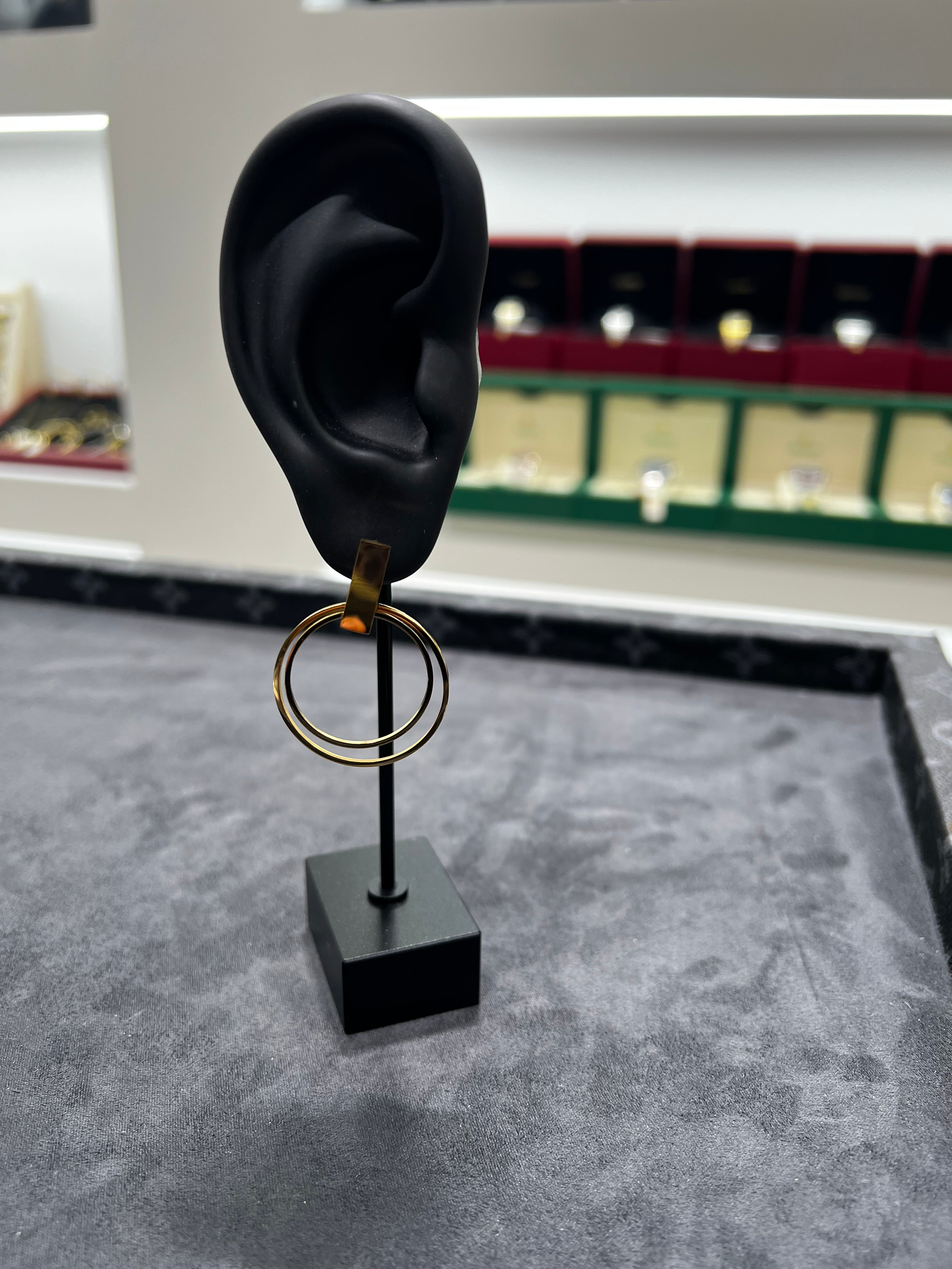 اقراط اذن الحلقات المتعدده