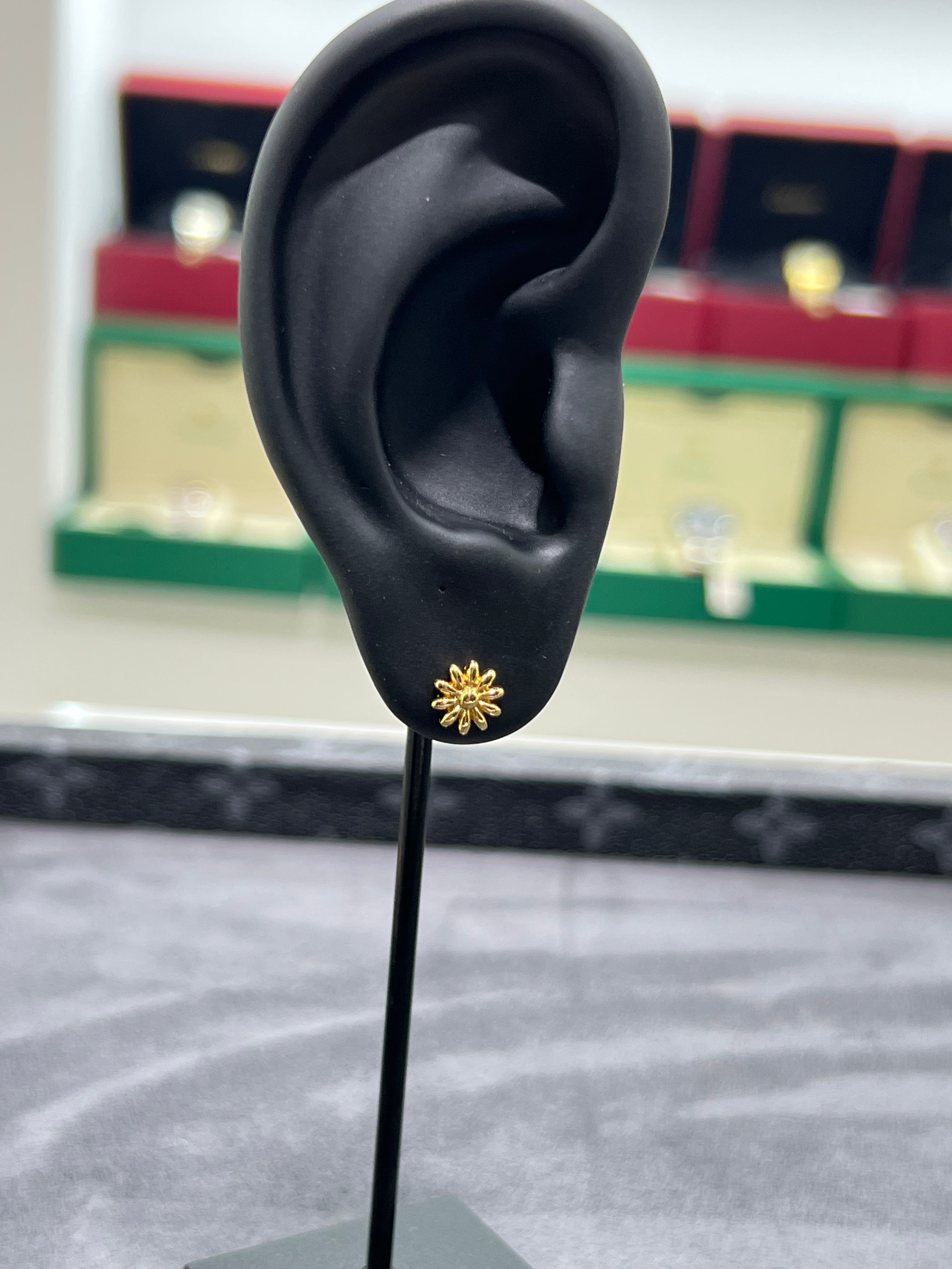 أقراط أذن الورده الصغيره