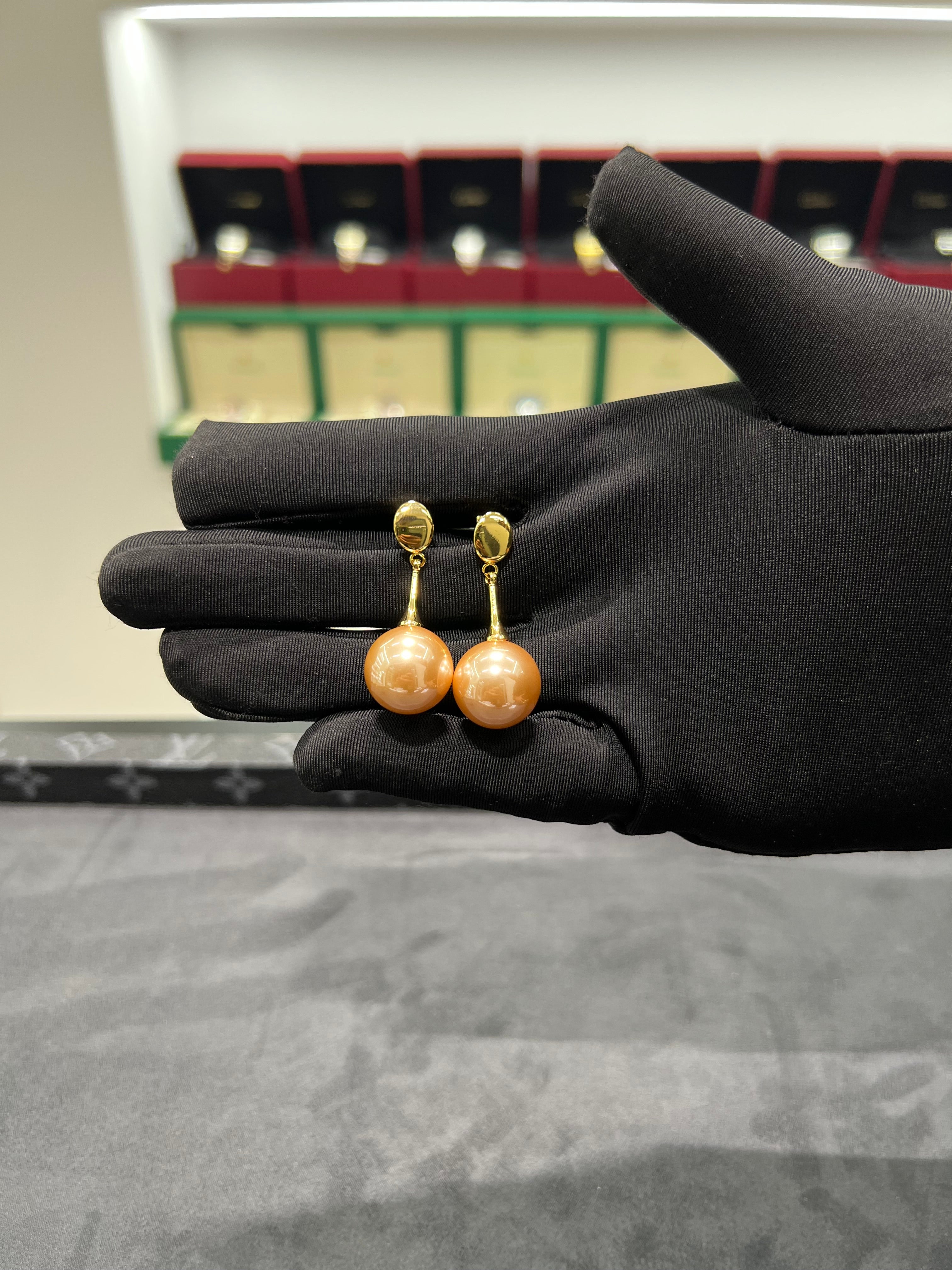 أقراط لؤلؤ المضيء