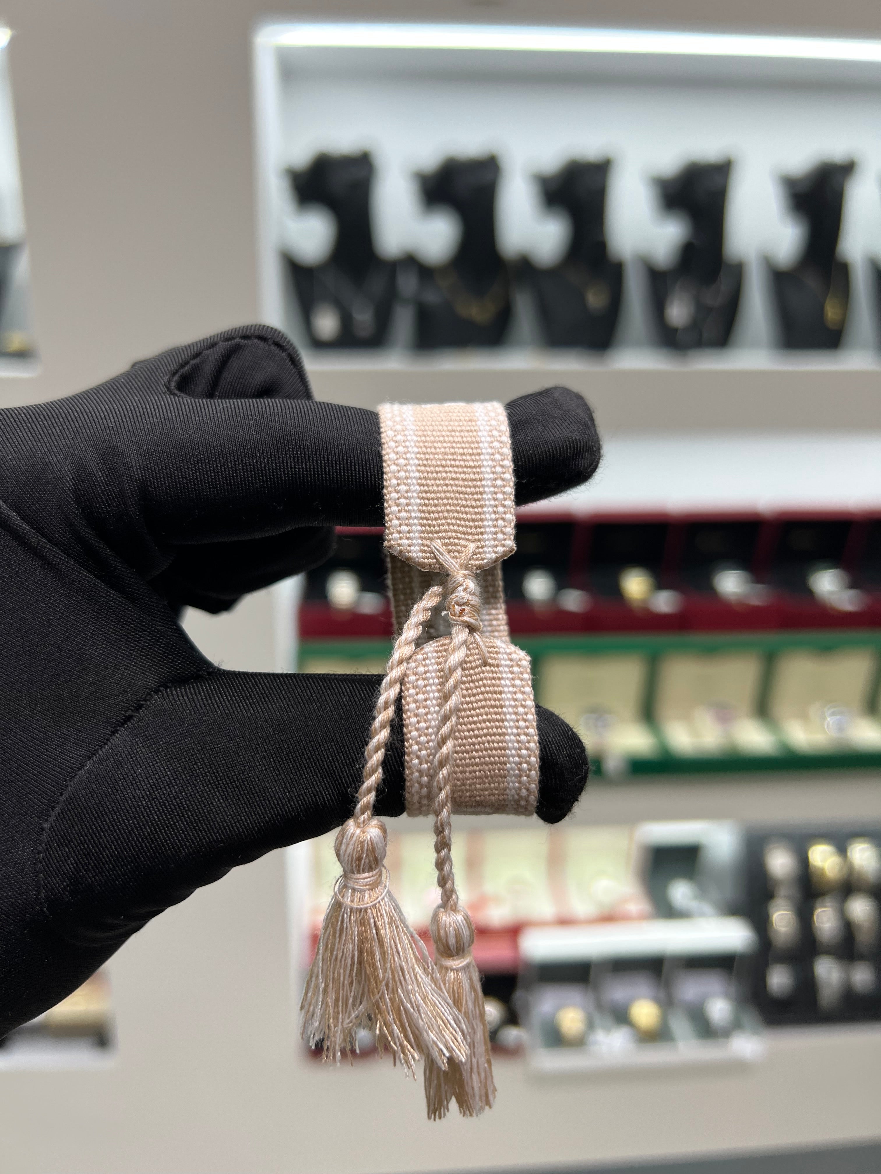 ديور قماش بيج