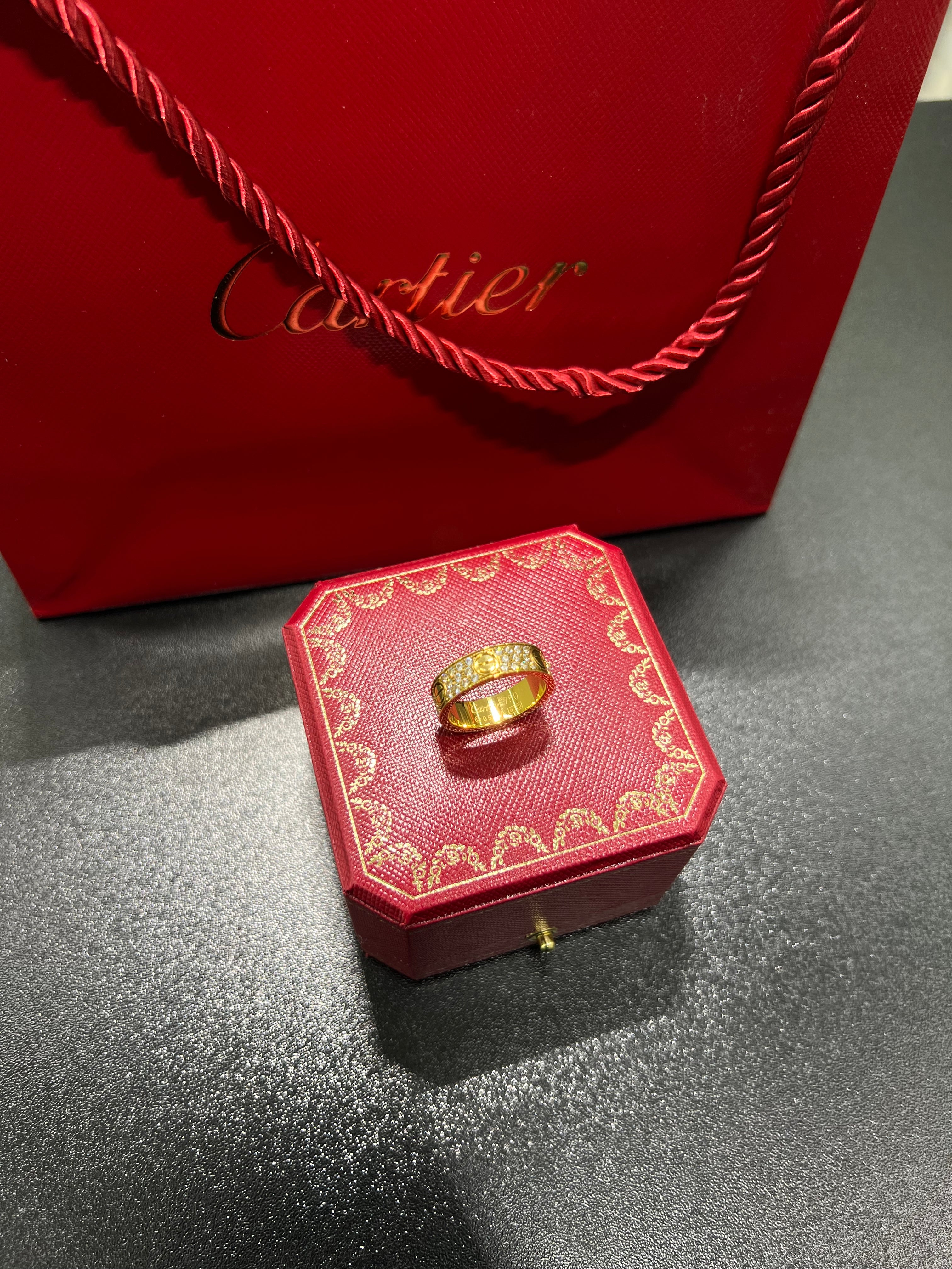 خاتم Cartiėr Love مرصع مختوم