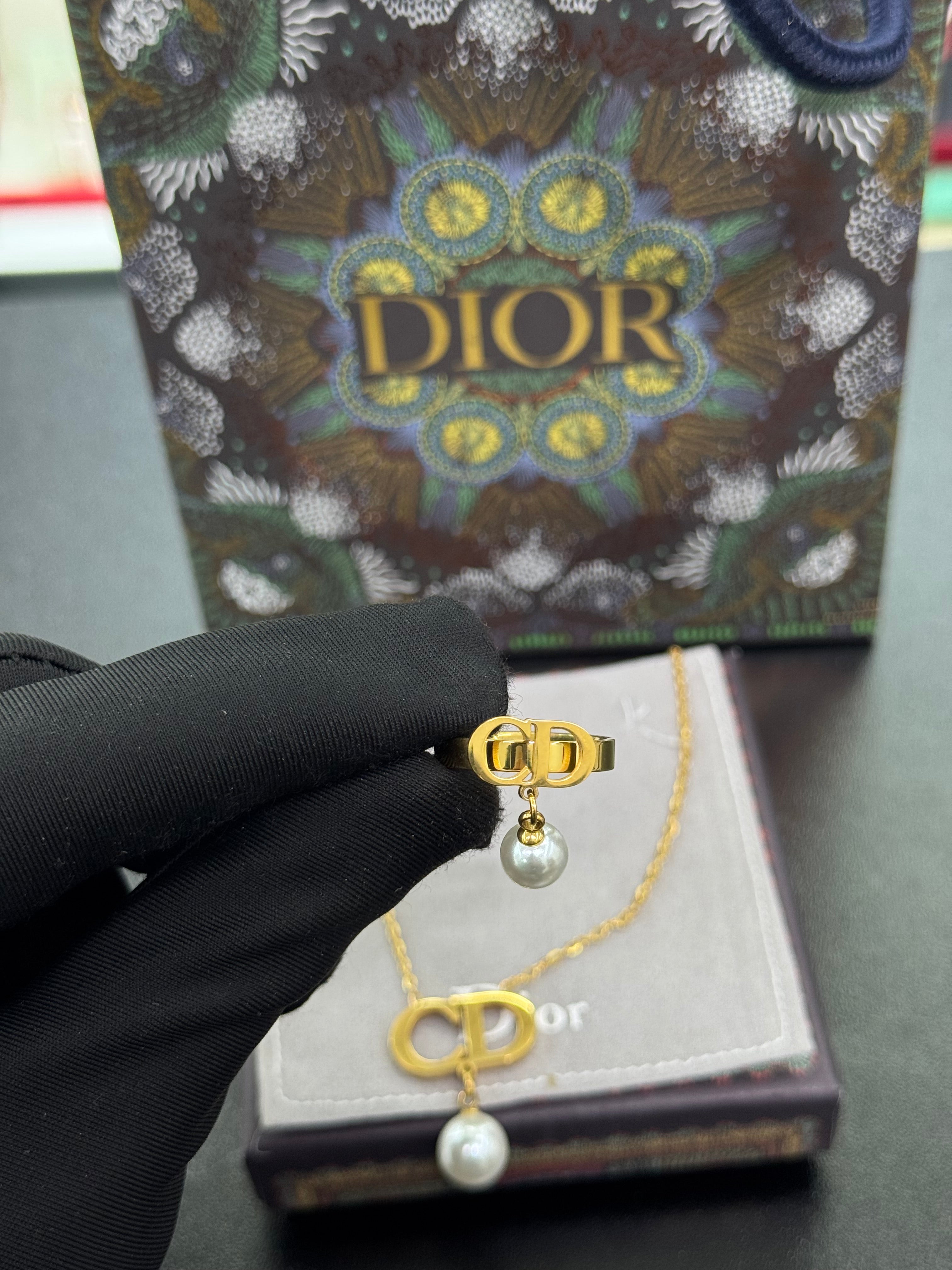 طقم CD لؤلؤ المتدلي بلخاتم