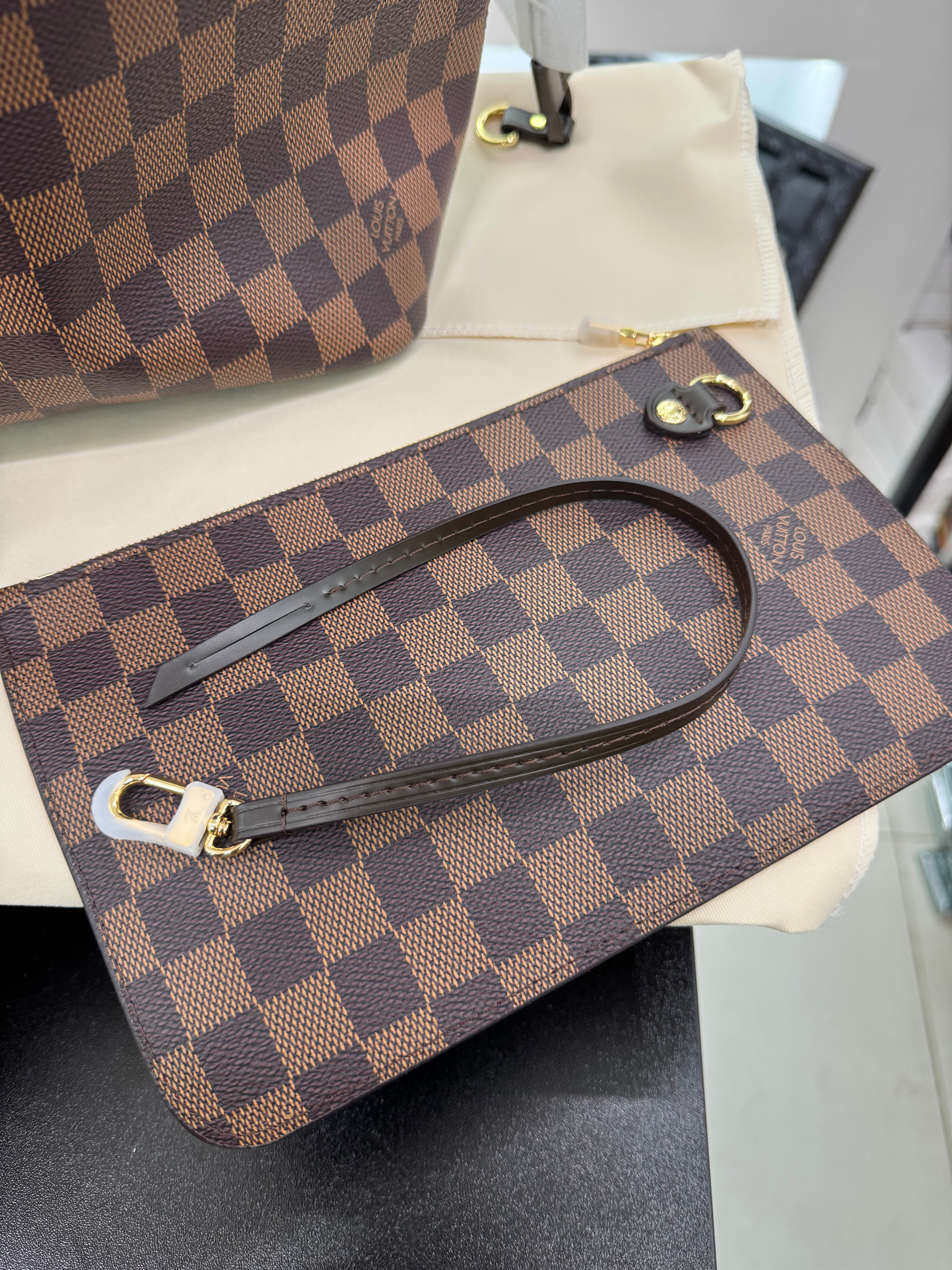 Neverfull MM – Damier Ebene Canvas