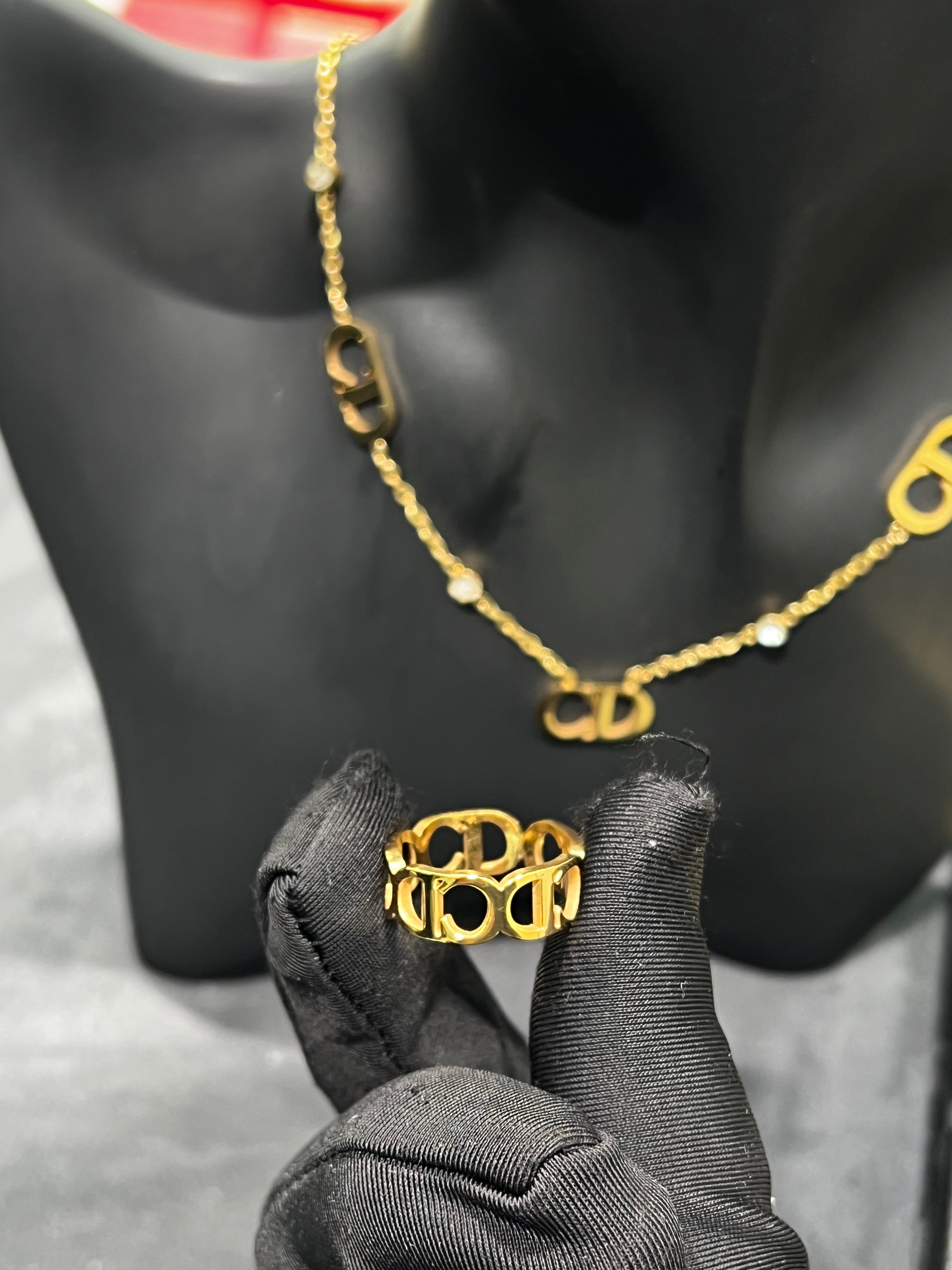 طقم CDبلخاتم