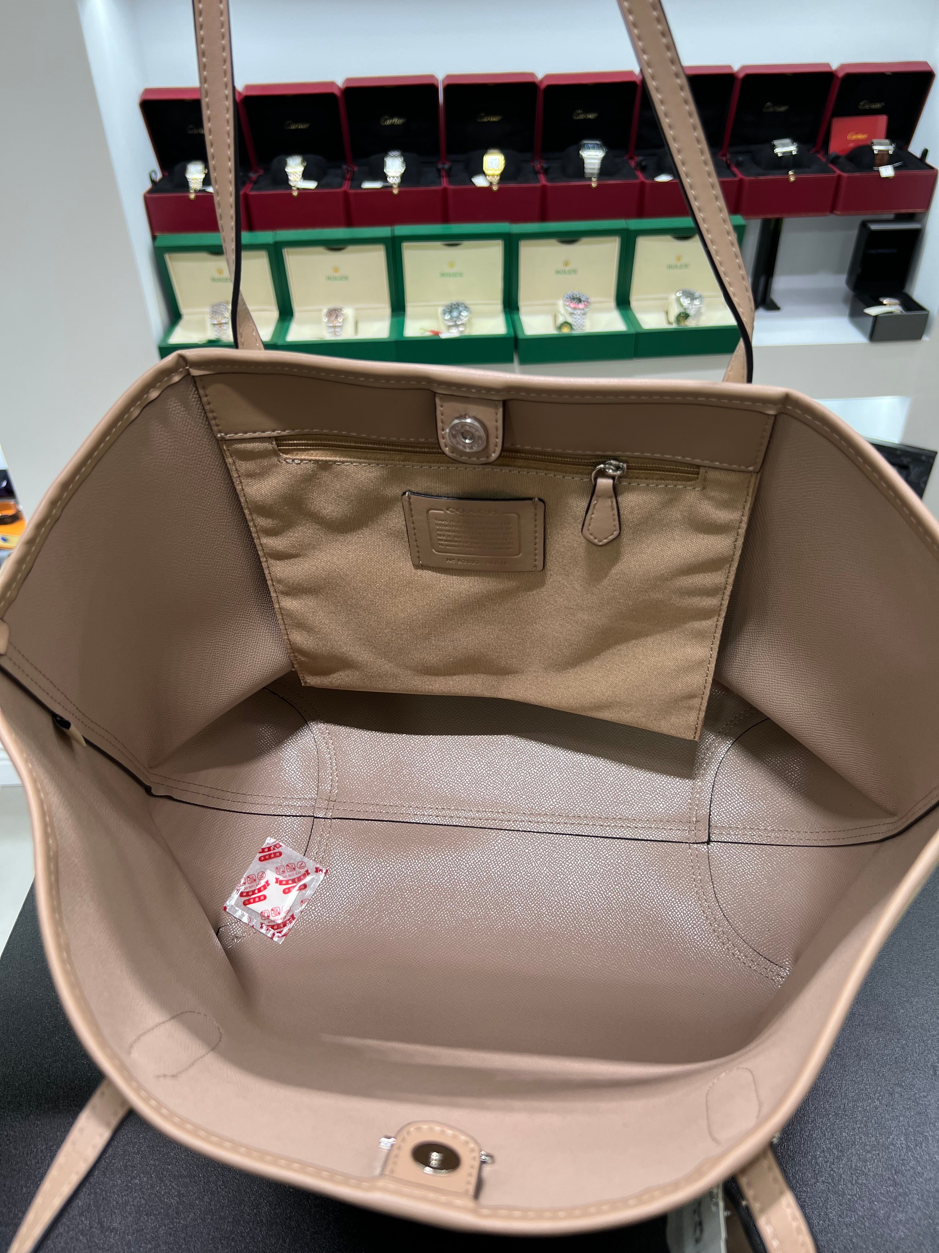 City Tote Bag In Signature Canvas