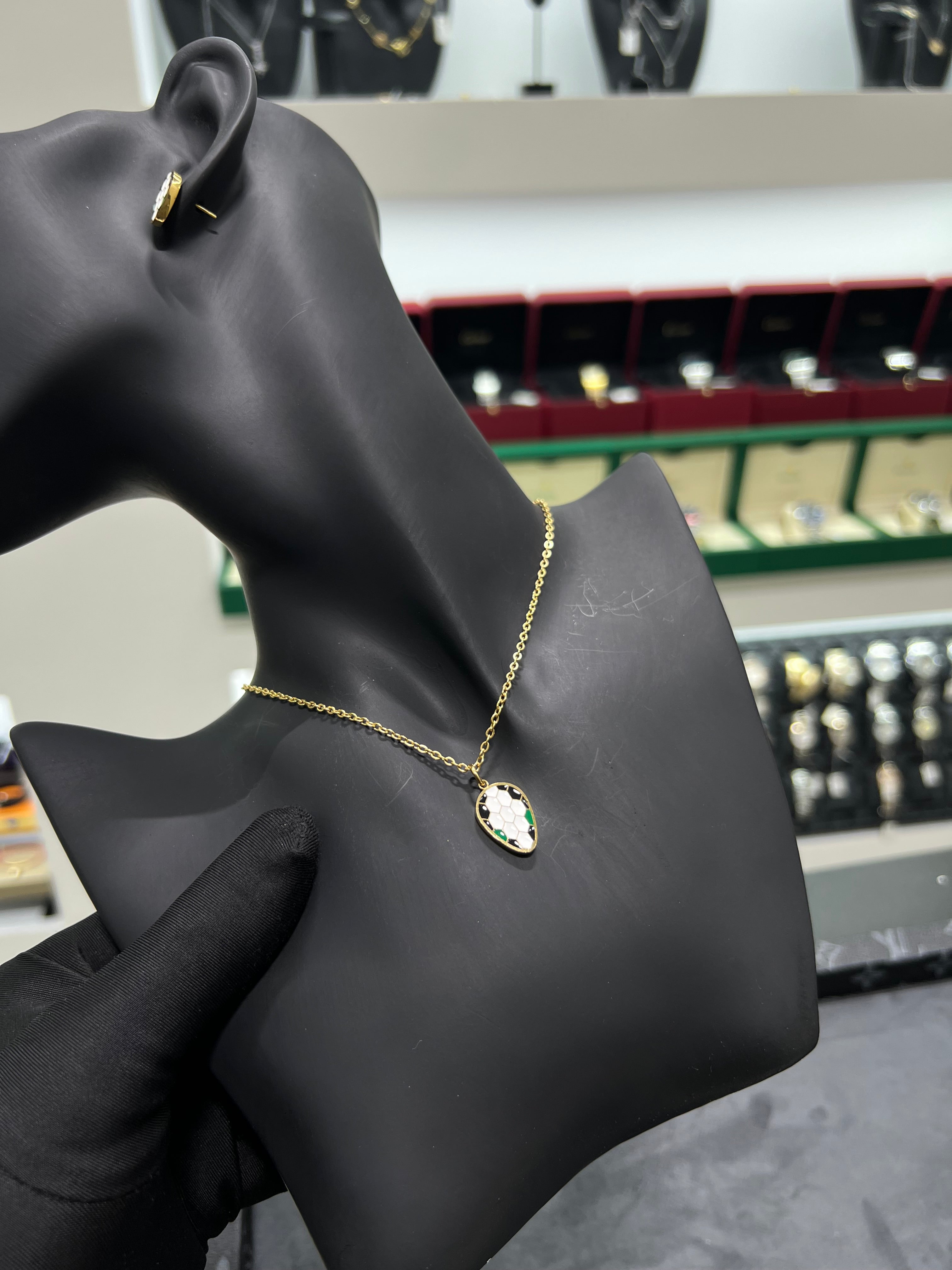 طقم بولغري قطعتين شعار الافعى الصغير