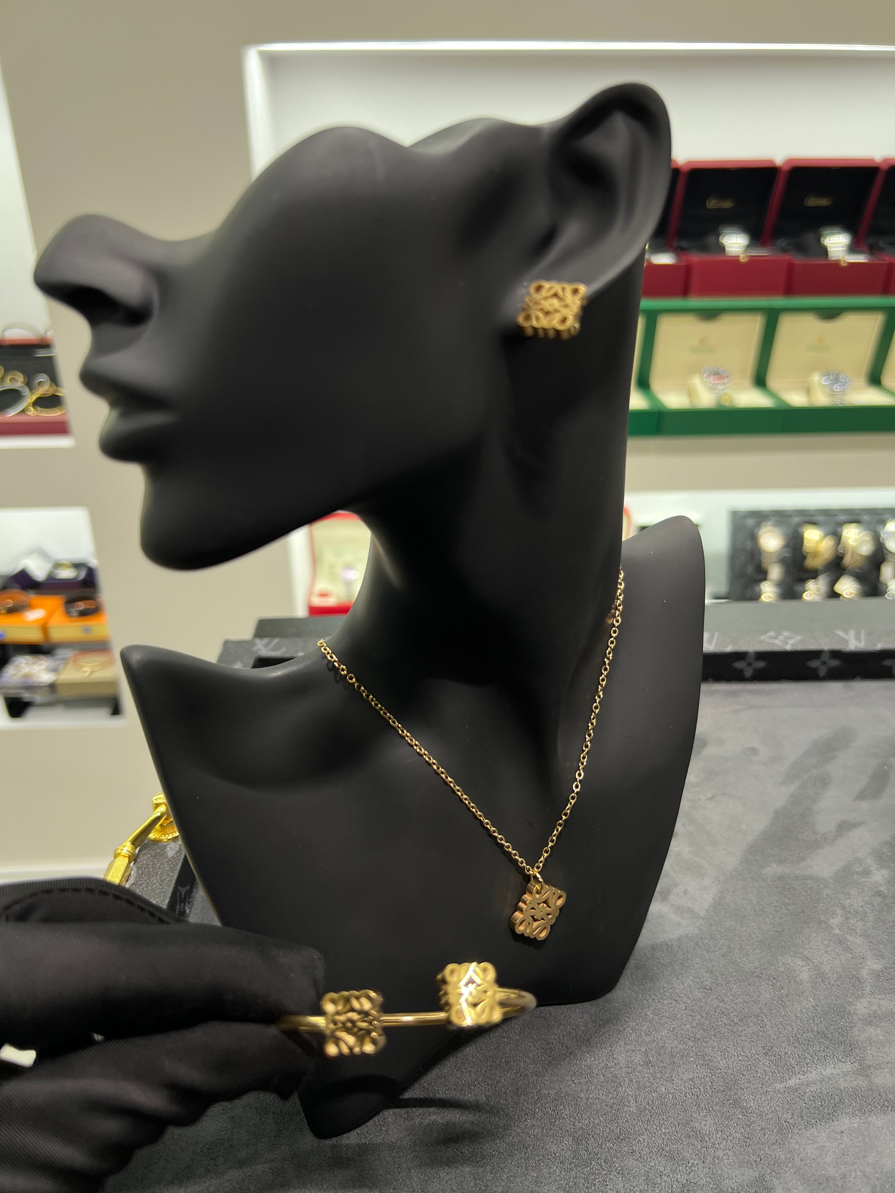 طقم لويفي التلاثي