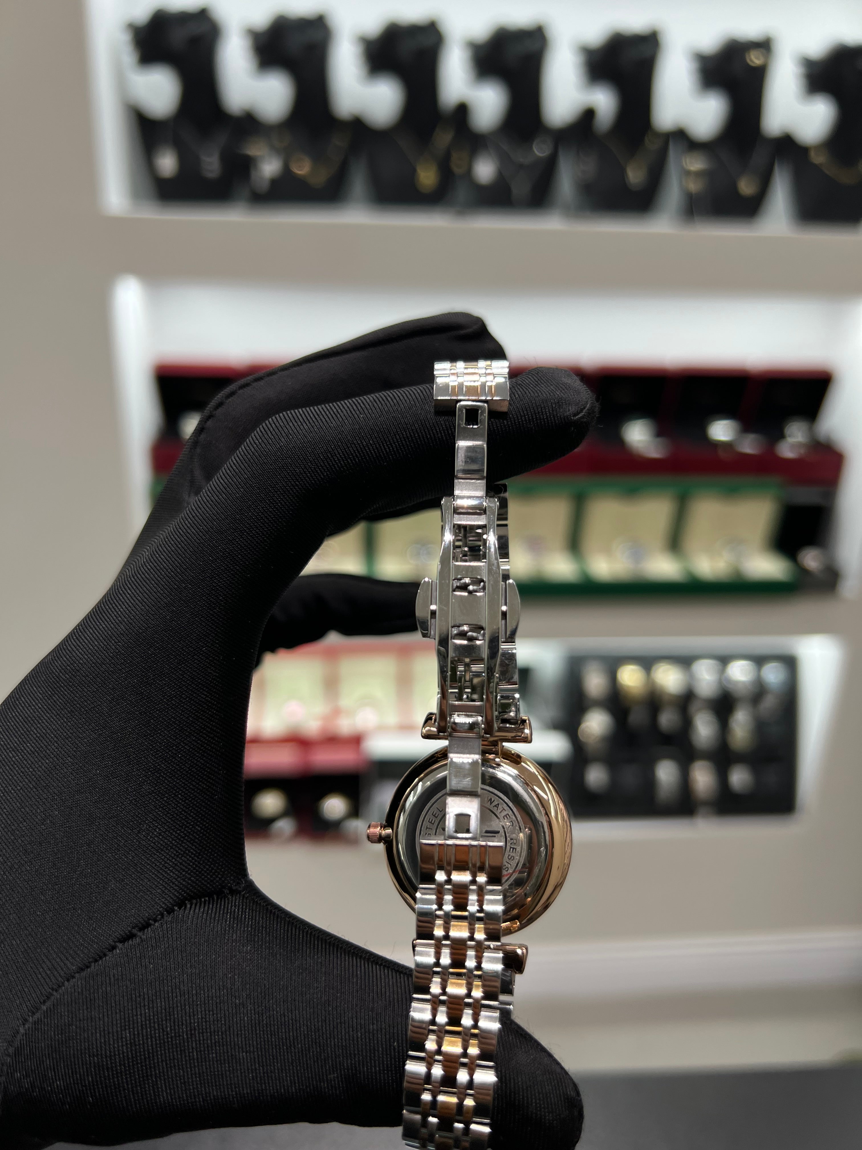 Armanį watch, two-tone, studded lens, من دون علبه جوده رقم 2