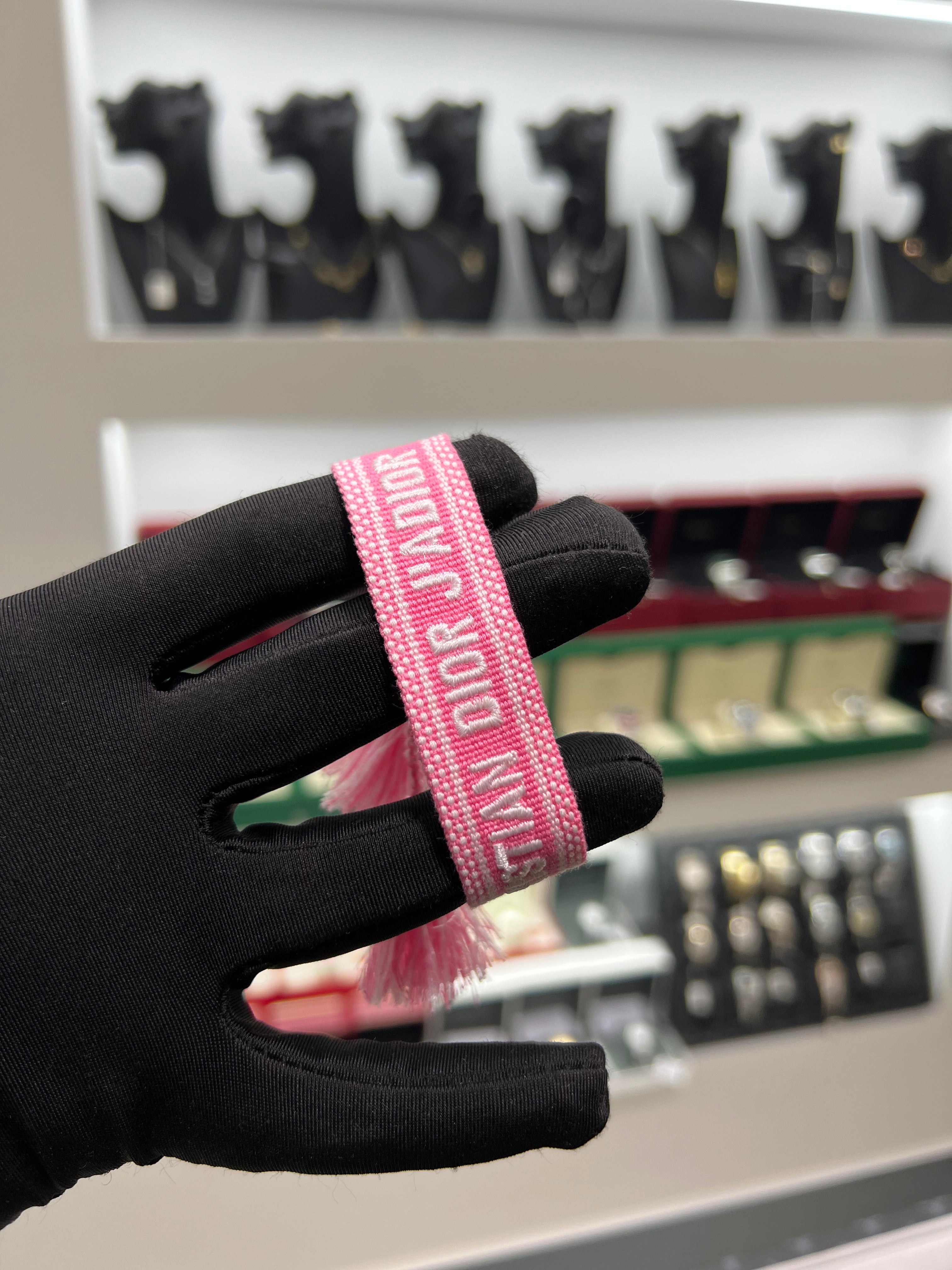 ديور قماش وردي