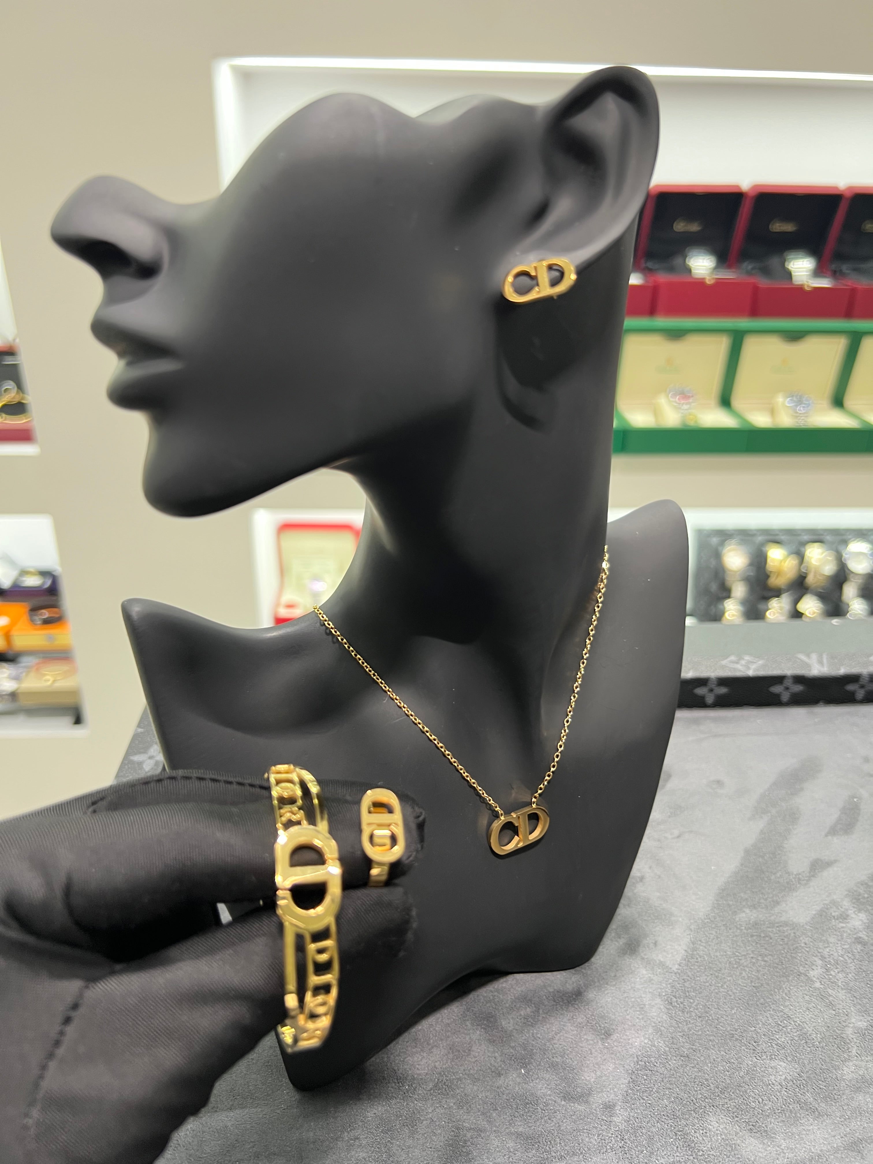 طقم DIORبالخاتم