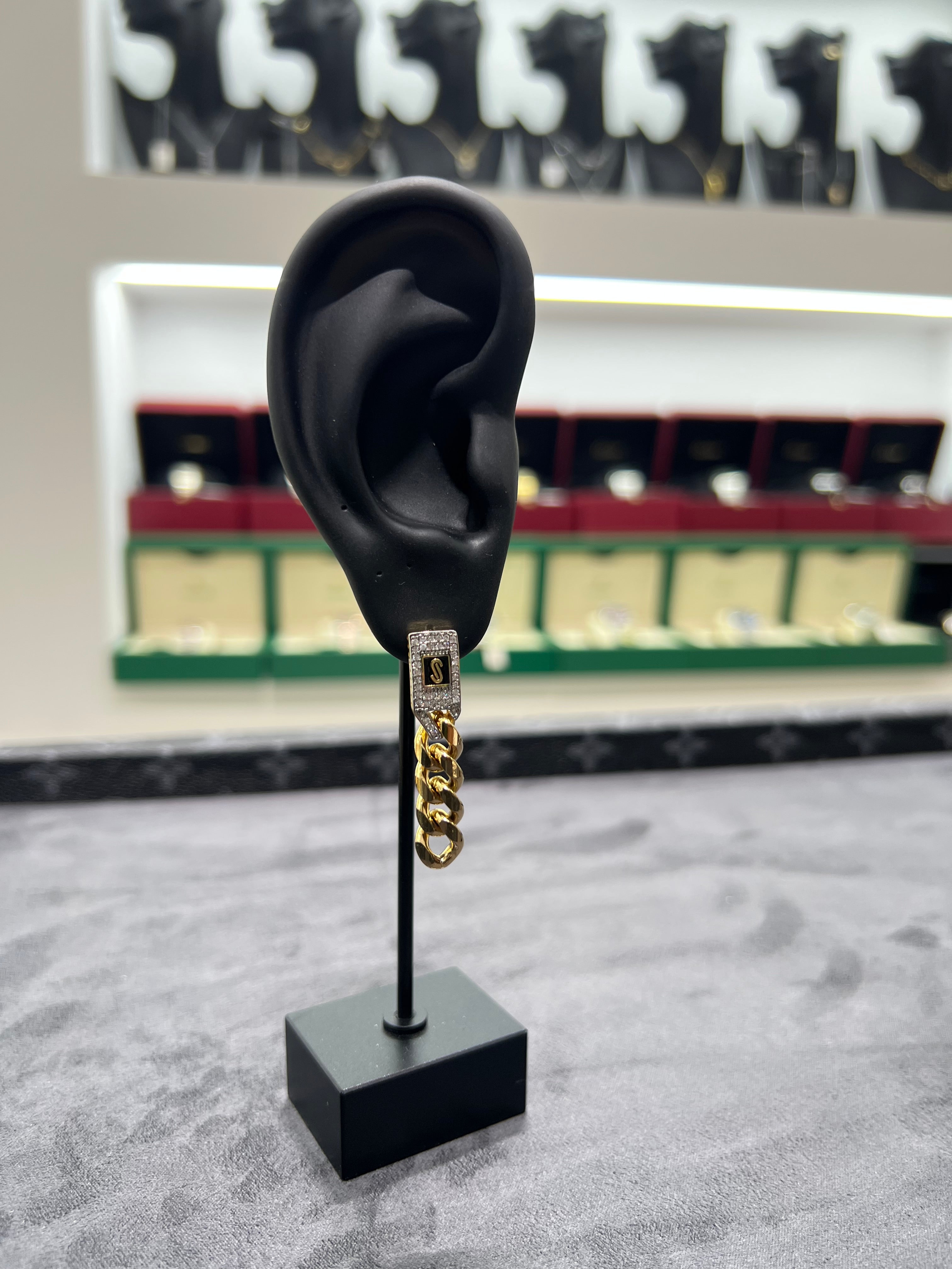 اقراط اذن موناكو طويل