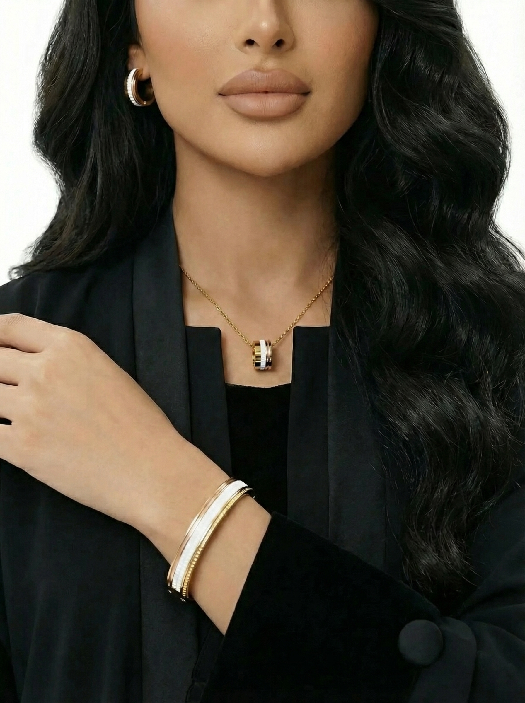 طقم بوشرون ابيض