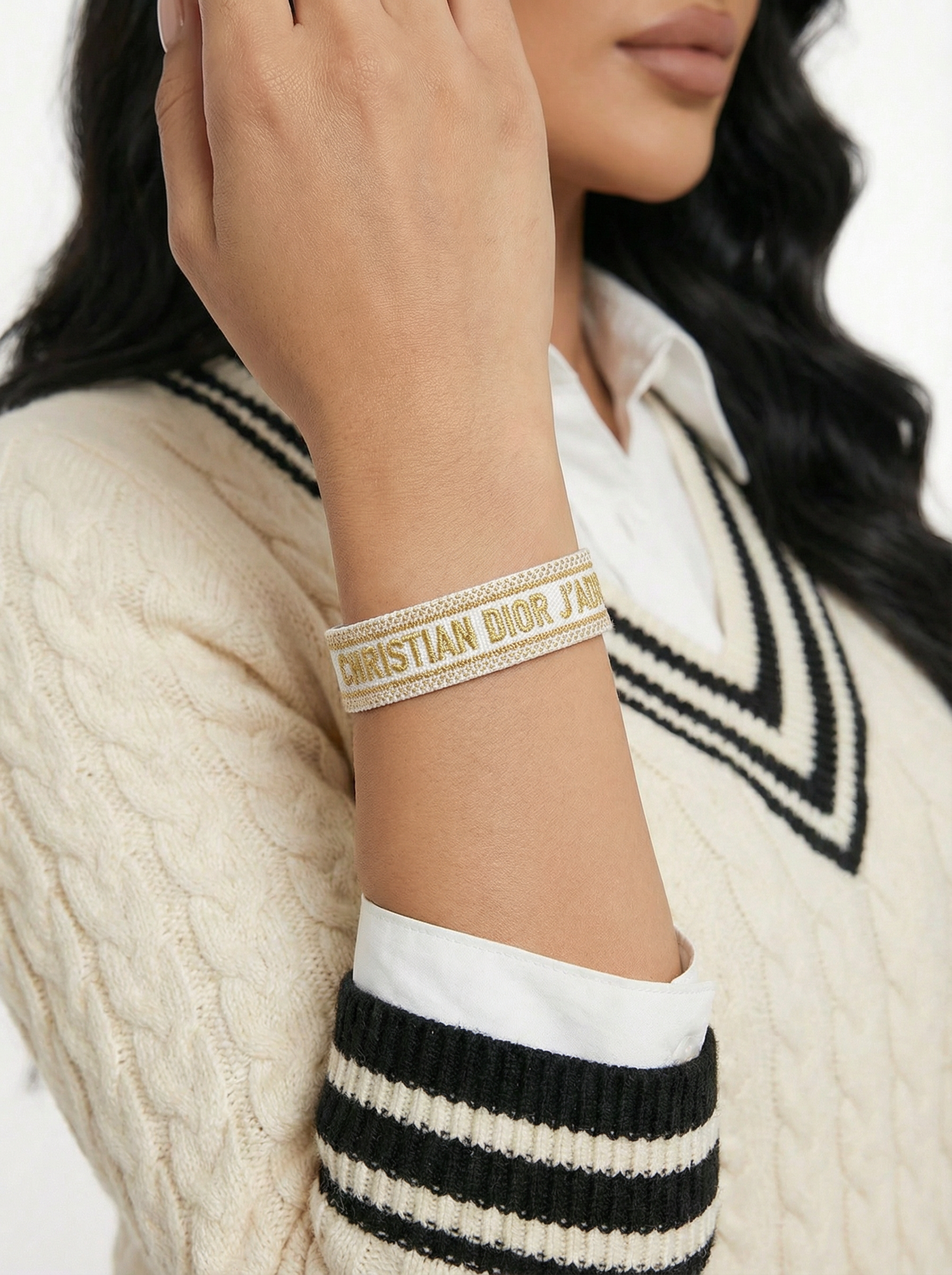 ديور قماش ابيض