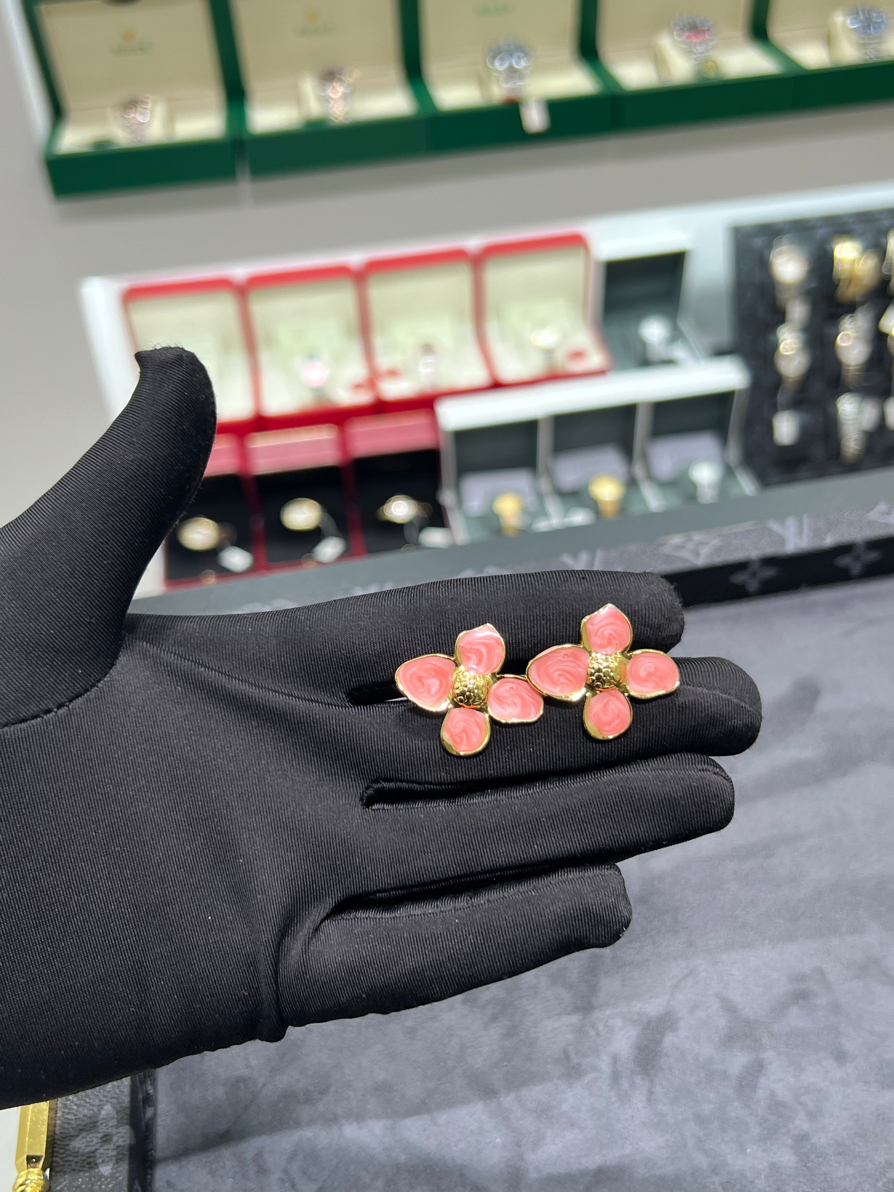 أقراط أذن الورده الورديه