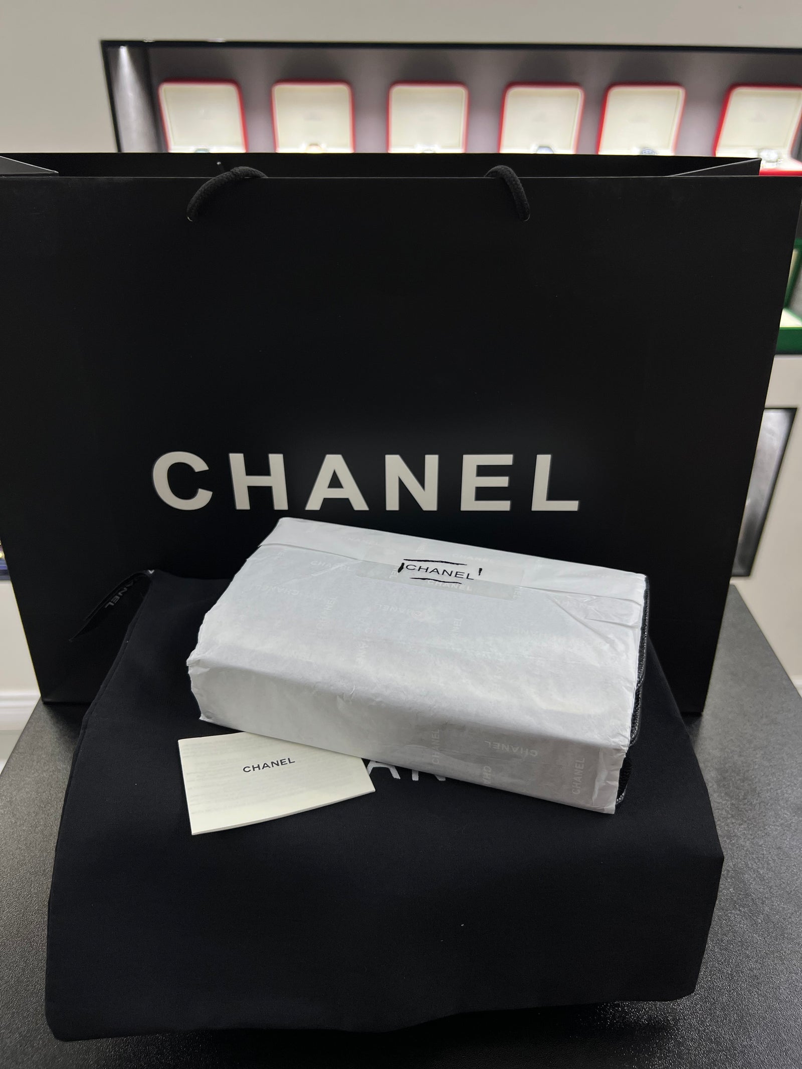 محفظة بسلسلة WOC – وردي كافيار
Wallet on Chain – Pink Caviar