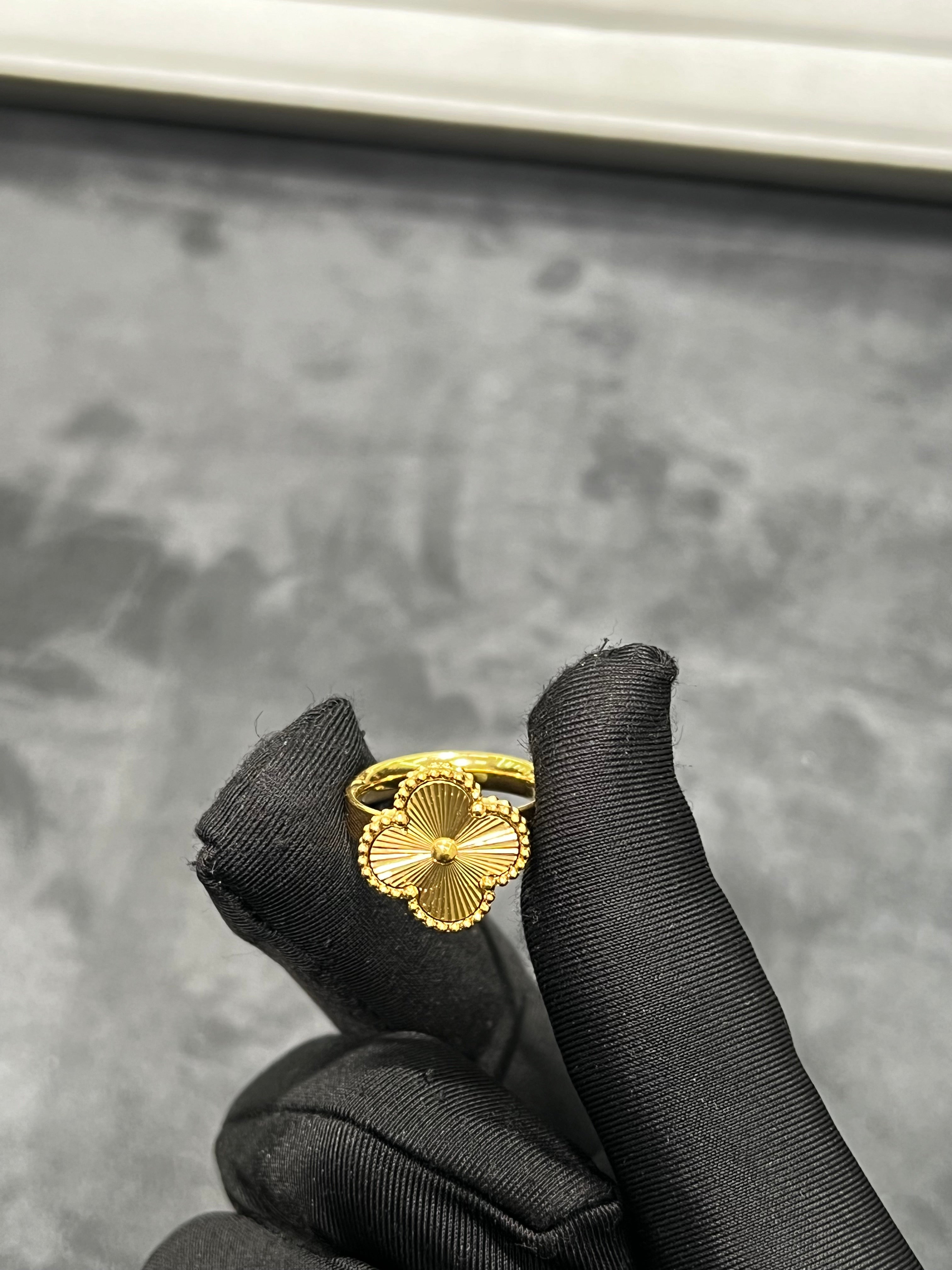 خاتم فان كلييف لامبرا