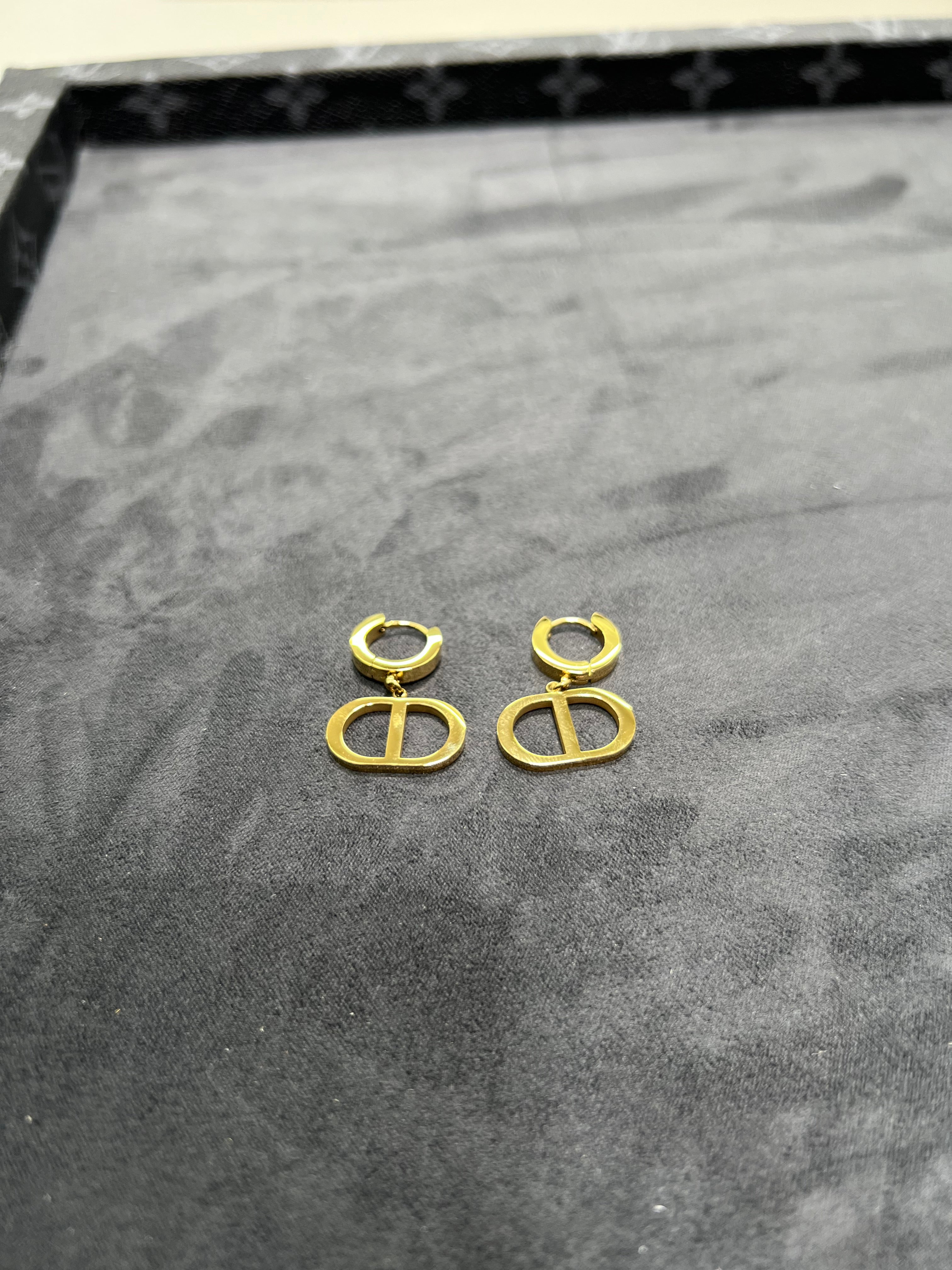 اقراط اذن CD طويل