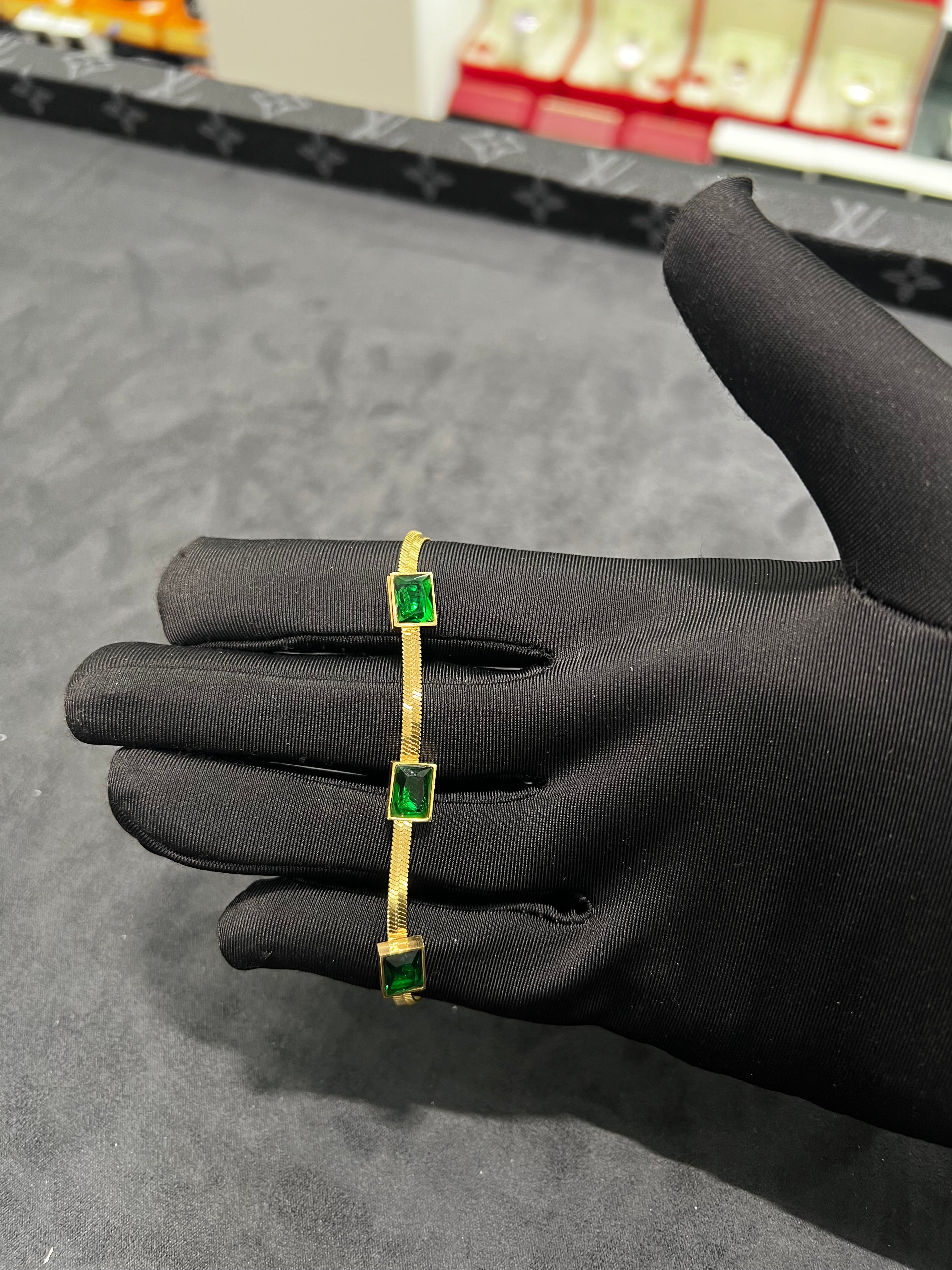 انسيال التلاثي بحجر الراين الاخضر