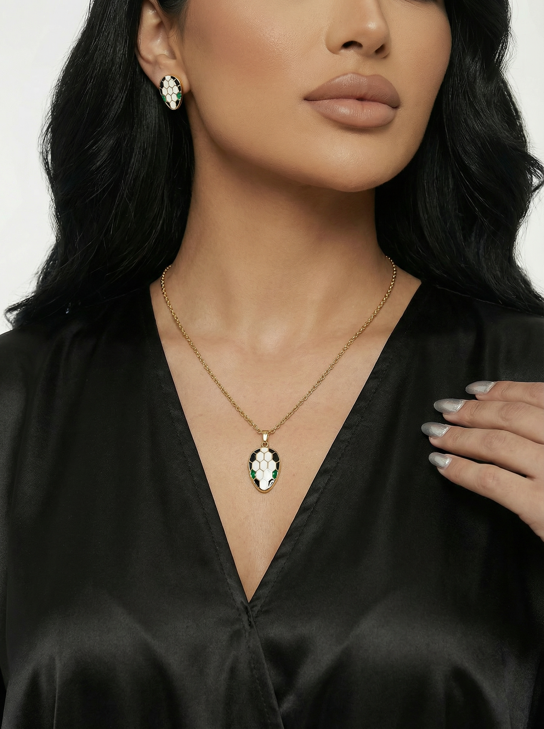 طقم بولغري قطعتين شعار الافعى الصغير