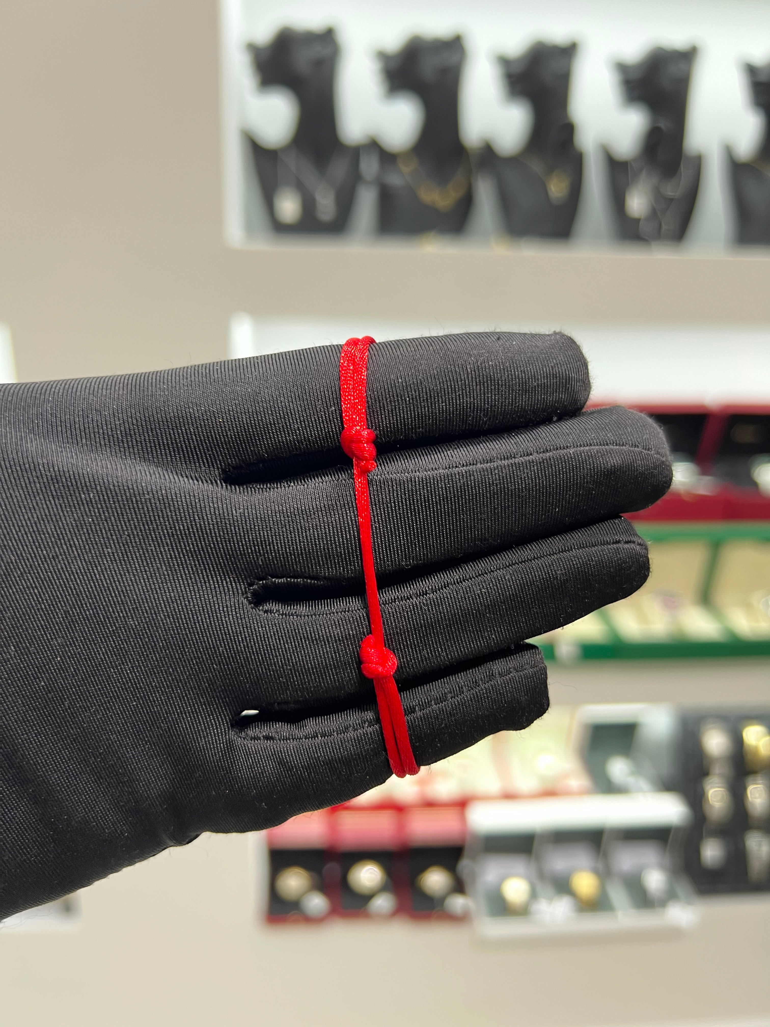 سوار خيط لوي فيتون قفل احمر