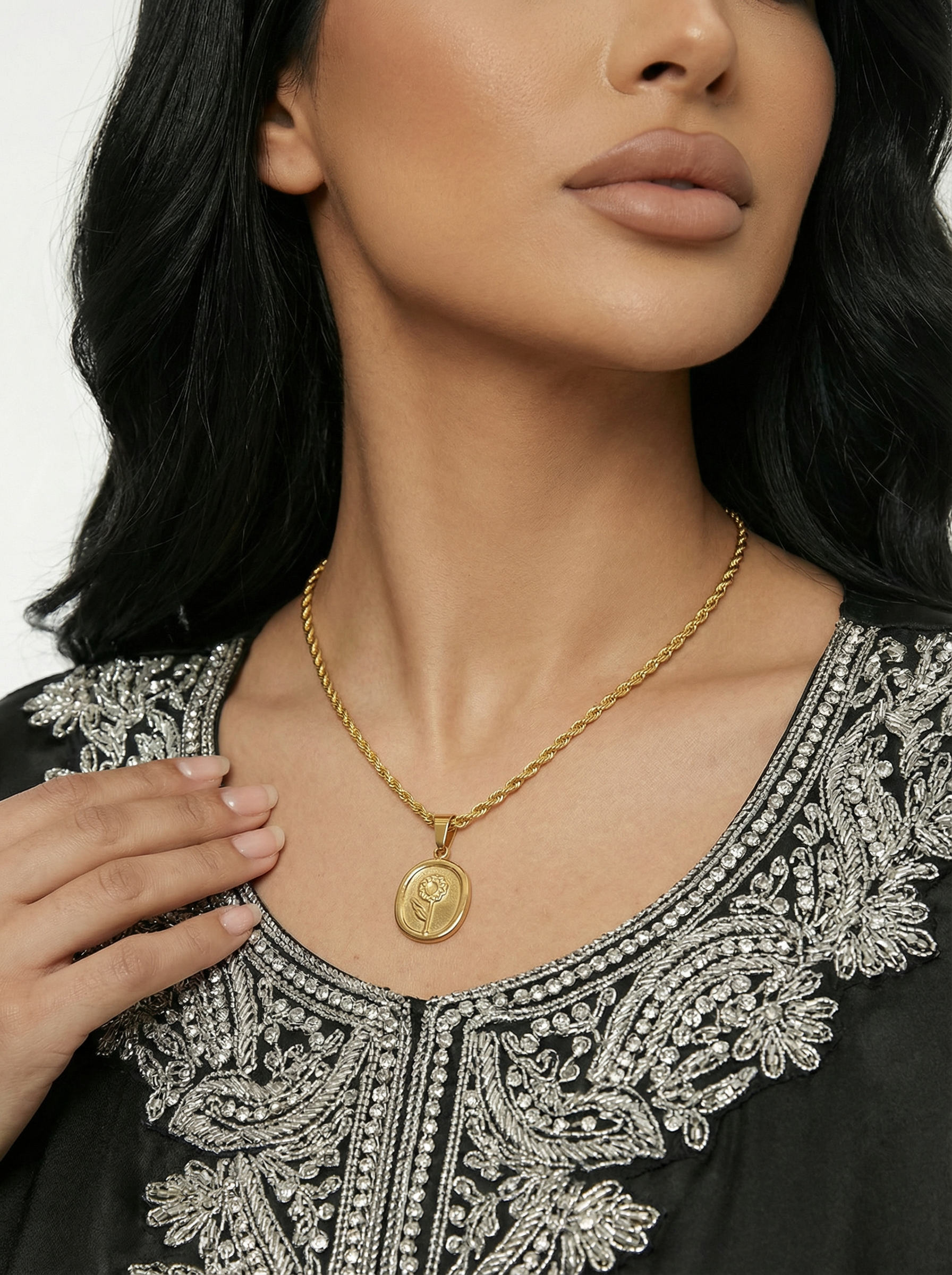 سلسال الورده الذهبيه