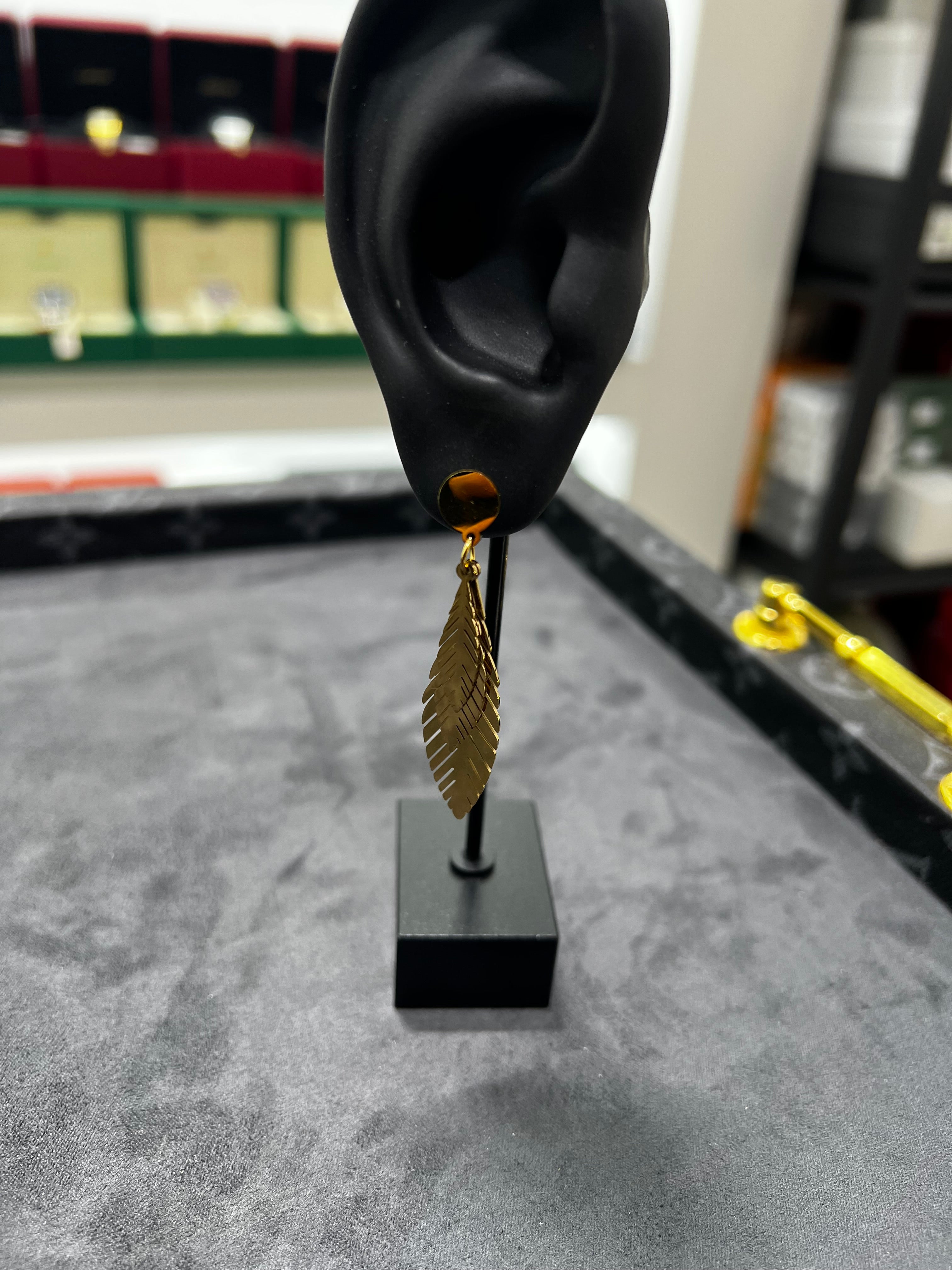 اقراط اذن الريشا الكبيره