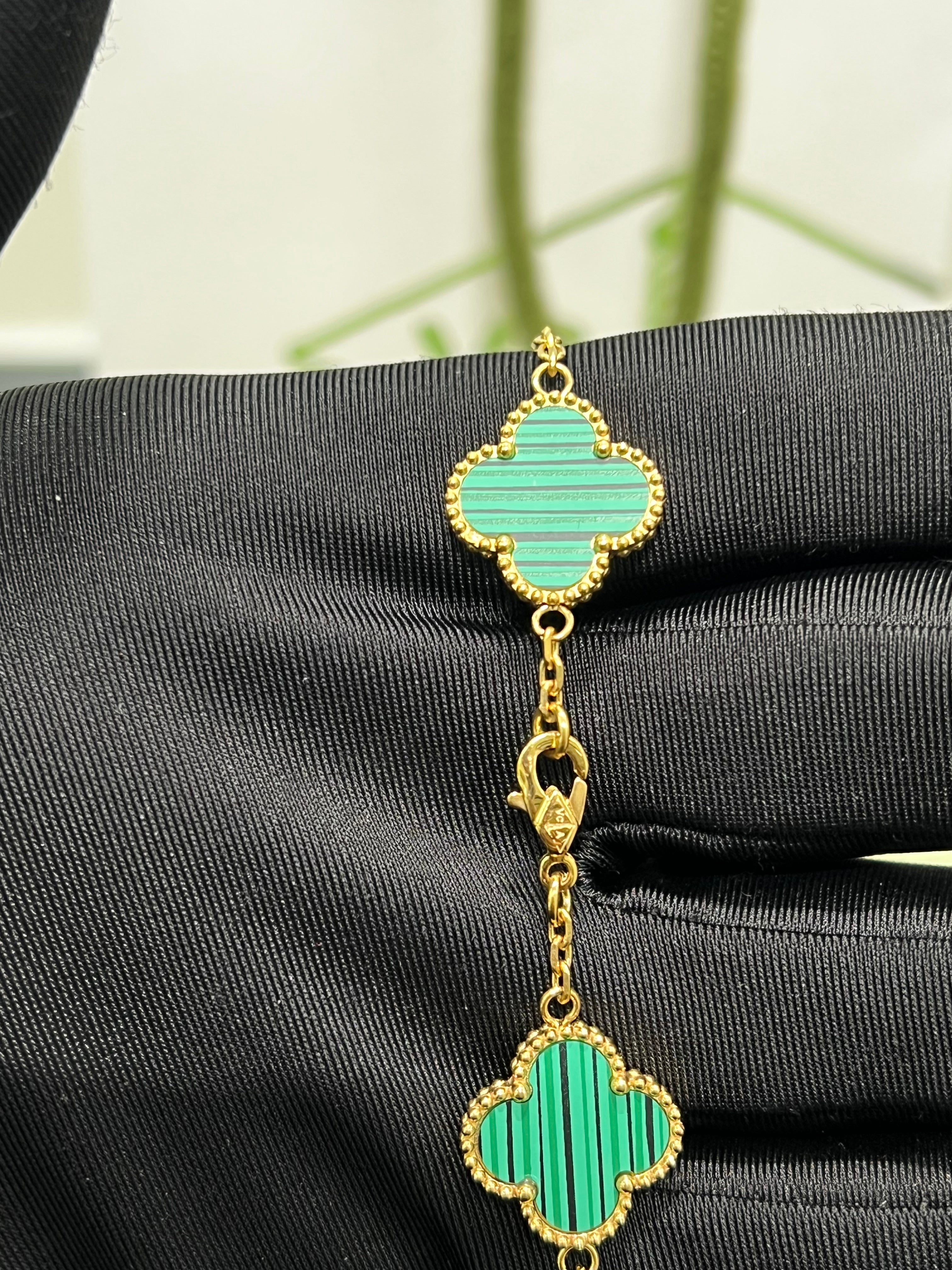 فان كلييف لامبرا ذهبي عقيق اخضر