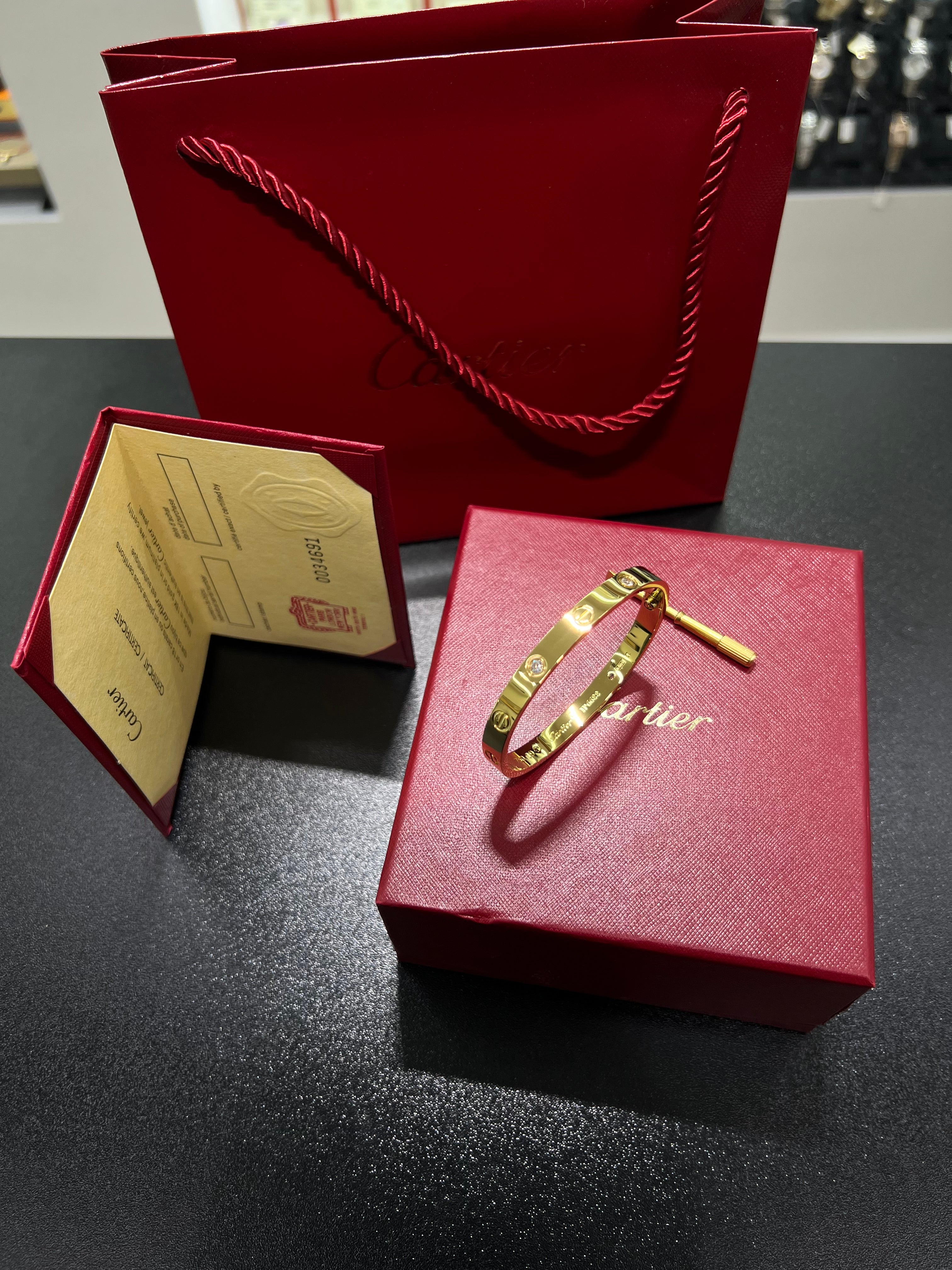 سوار Cartiėr LOVE ذهبي مرصع مقاس 16