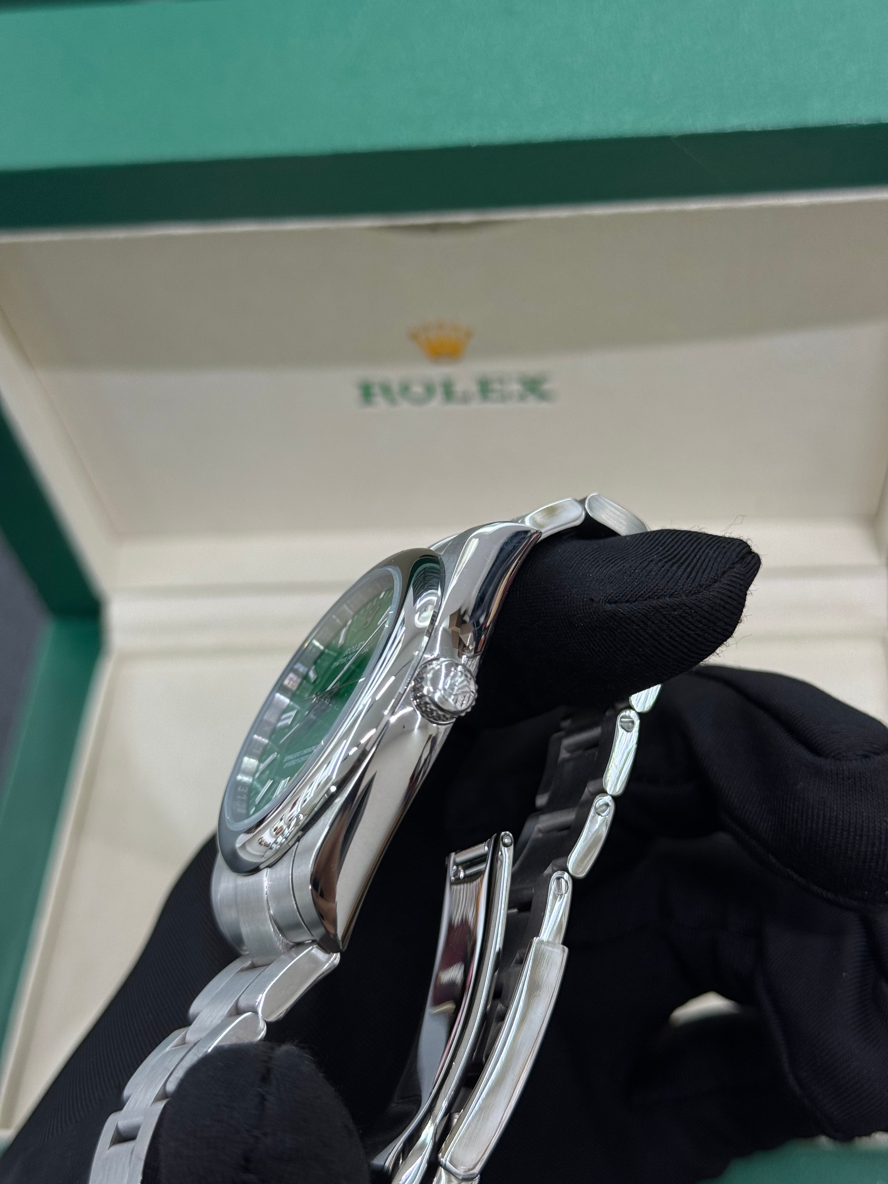 Oyster Green 41mm
41mm